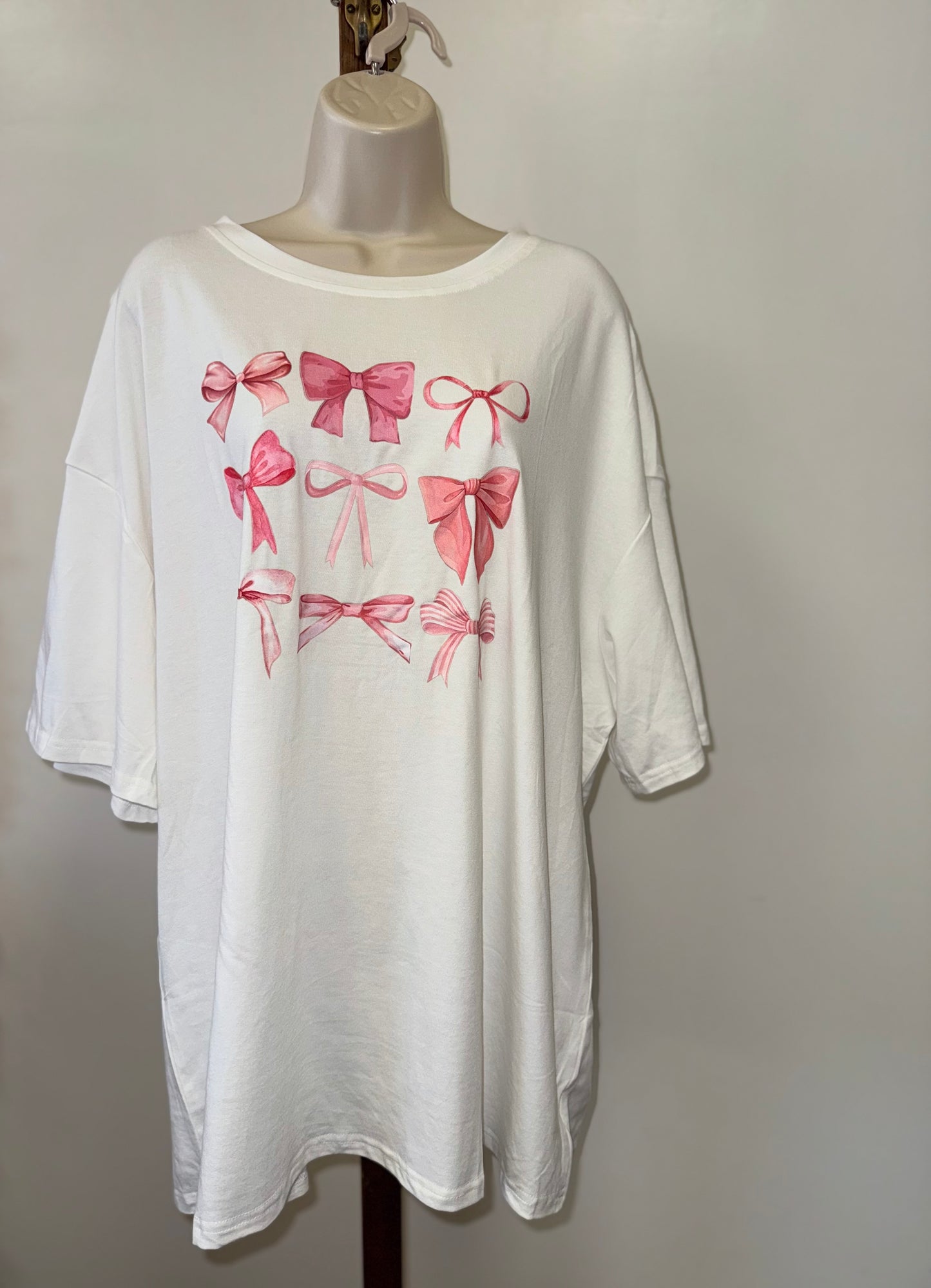 Brand New Bow Pattern White T-Shirt (XXL)