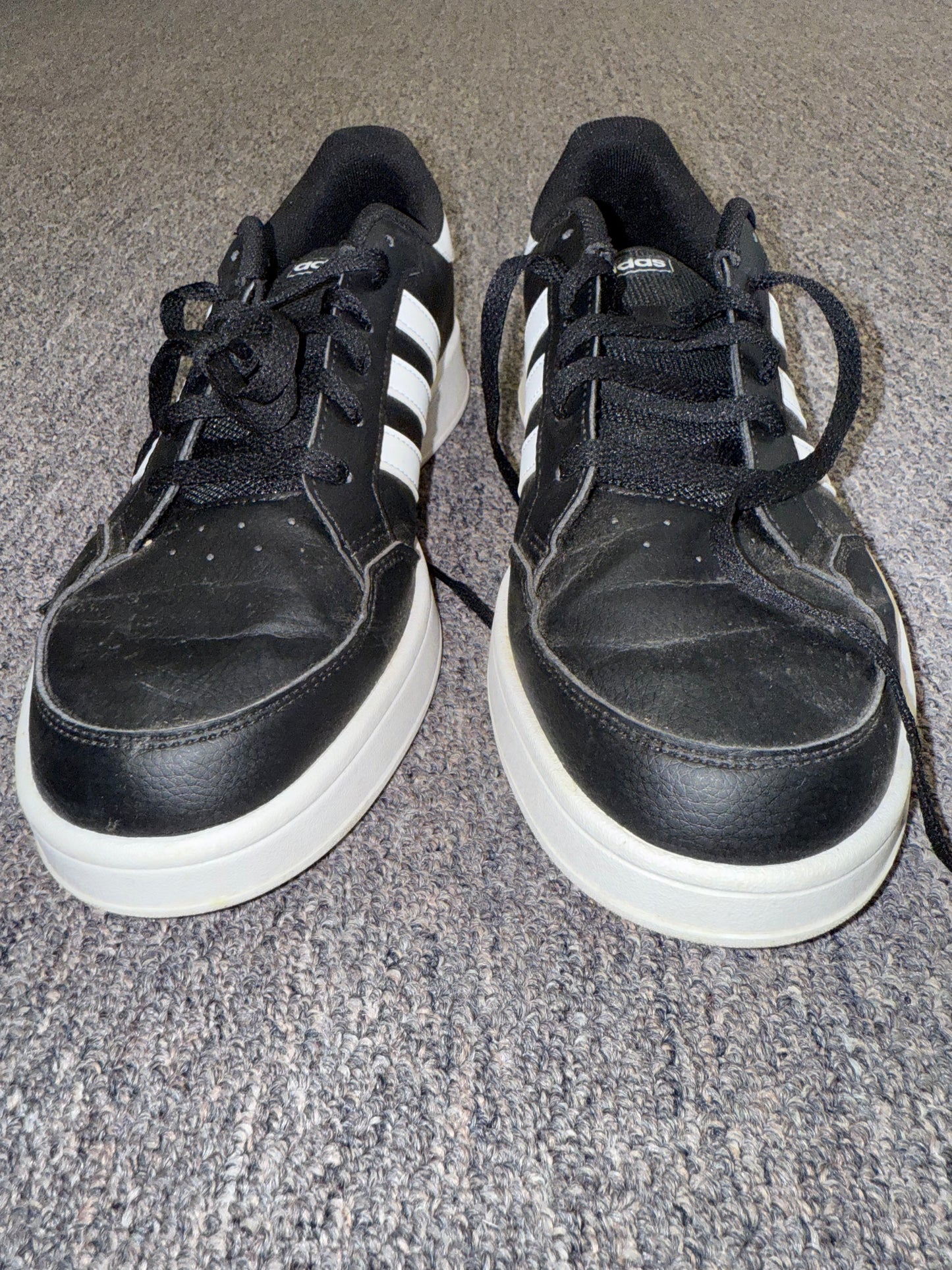 Adidas (11) Black and White Breaknet Casual Sneakers