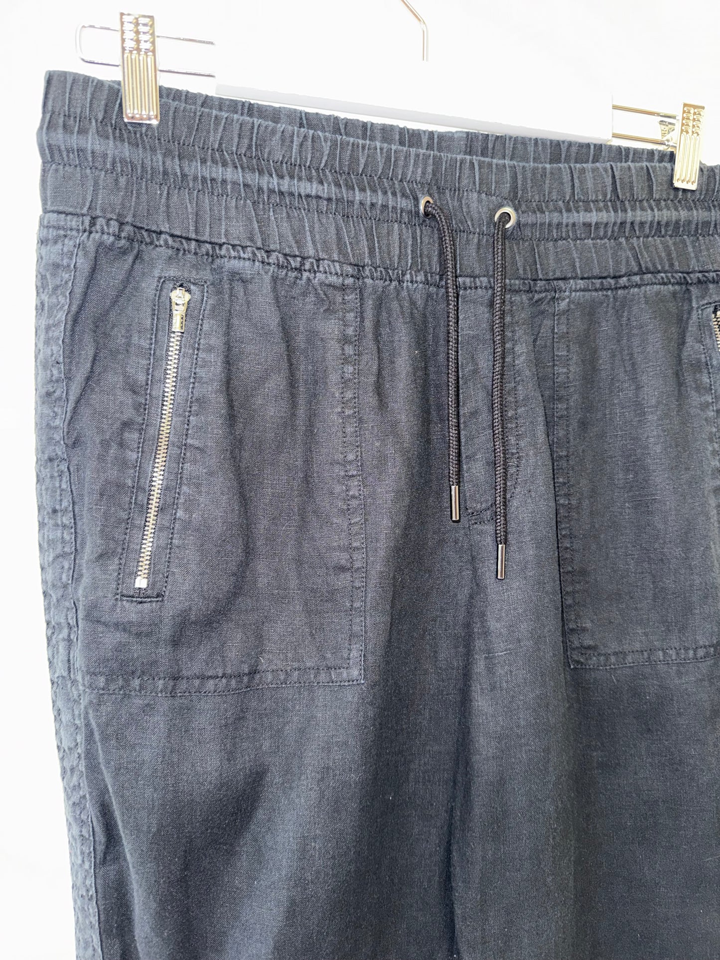 Athleta (10) Black Linen Joggers with Zipped Pockets