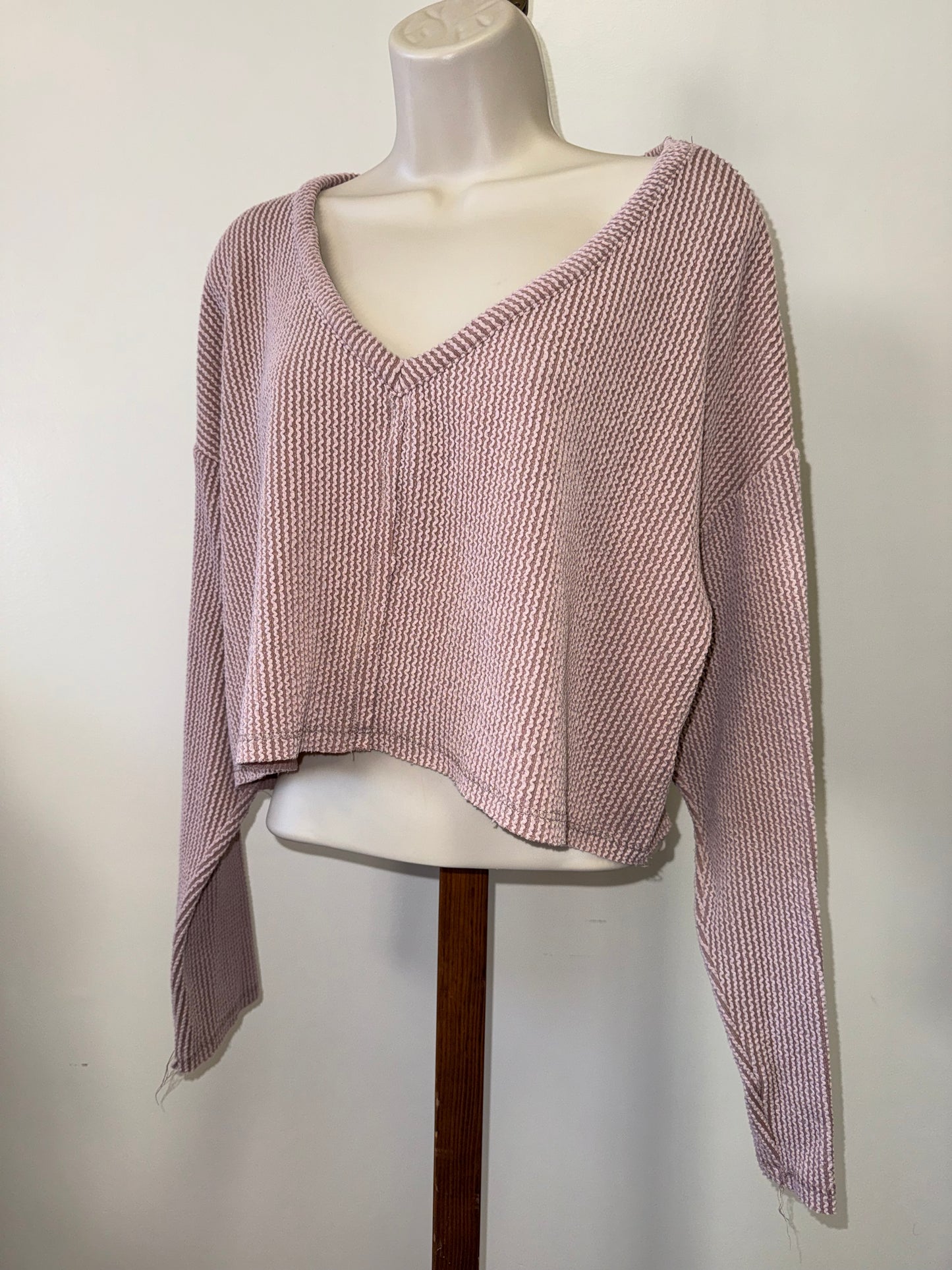 Originality (Large) Pink Ribbed V-Neck Long Sleeve Crop Top