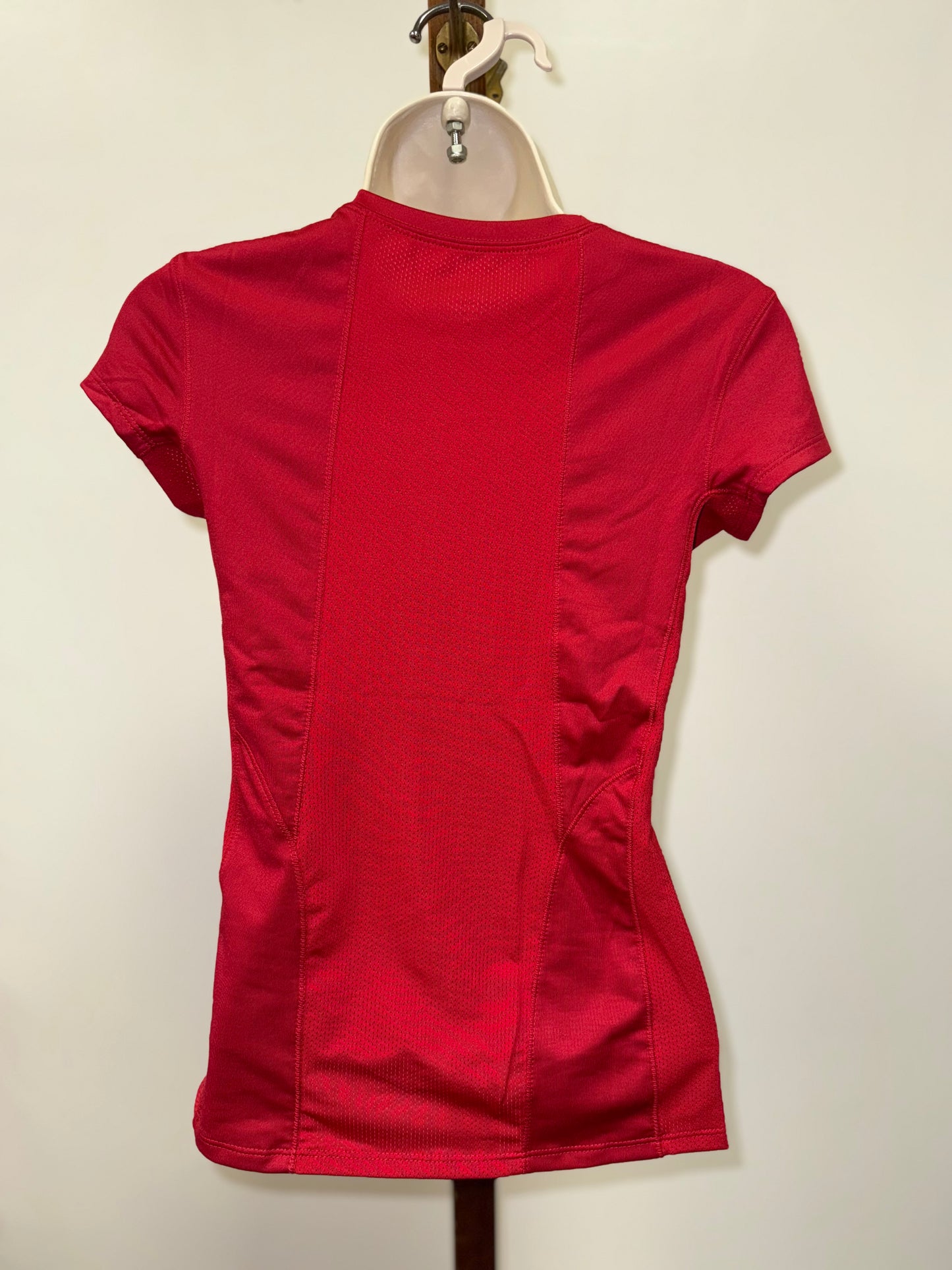 Alo (XS) Hot Pink CoolFit T-Shirt with Mesh