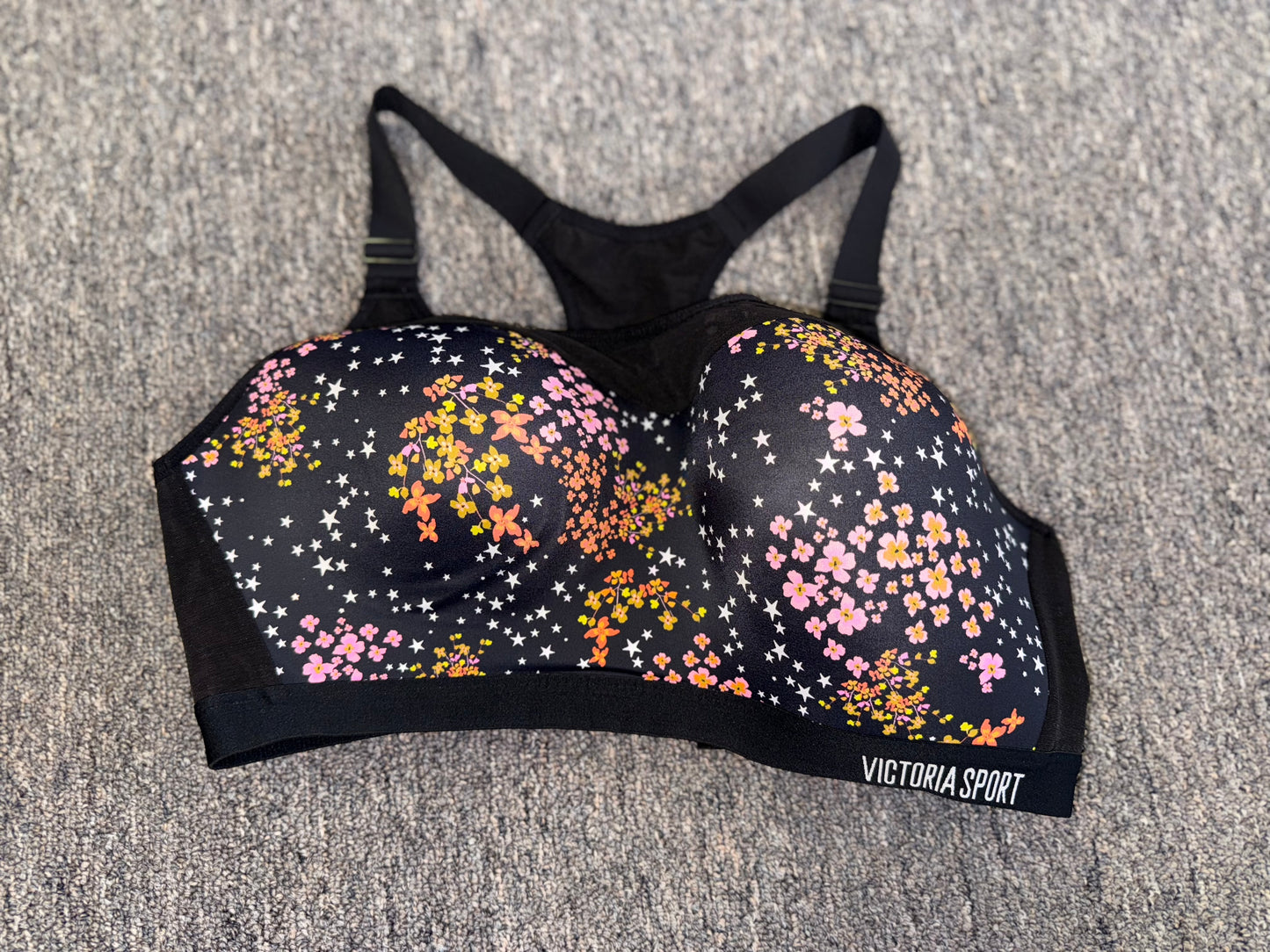 Victoria Sport (38D) Black Incredible Lightweight Sports Bra with Floral Pattern