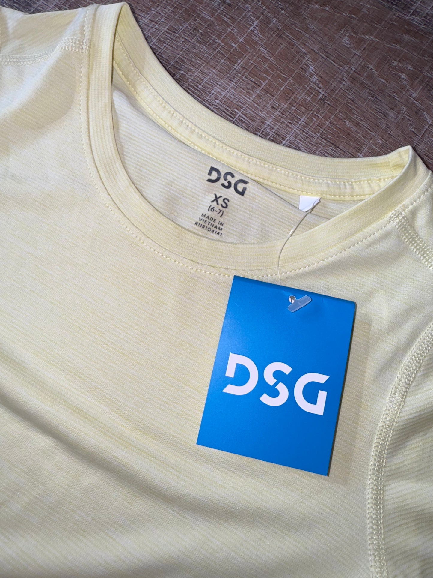 NWT DSG (Kids XS) Brand New 2 Piece Sporty T-Shirt BUNDLE