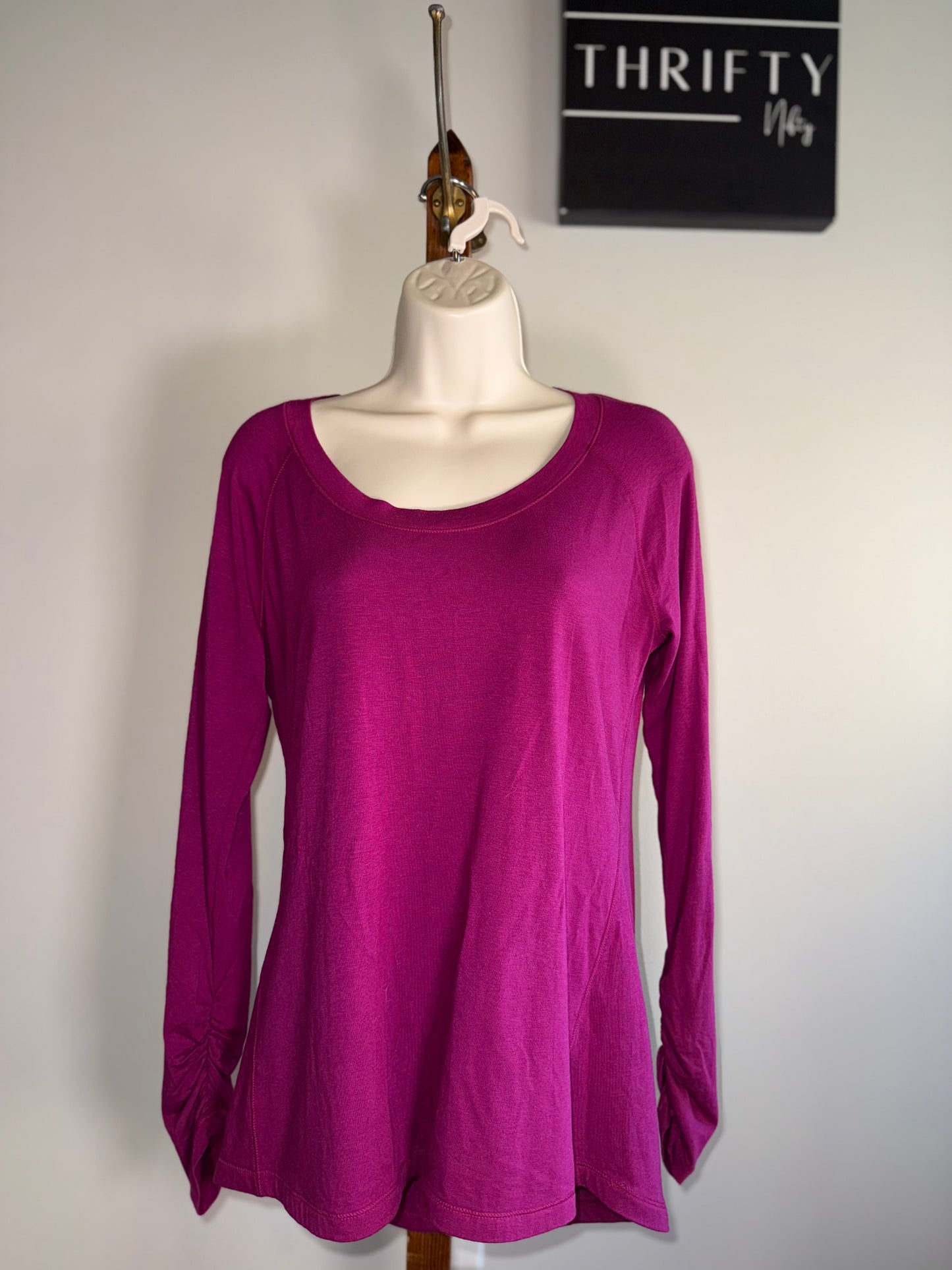 NWT CALIA by Carrie Underwood (M) Brand New Purple Essentials Long Sleeve Tee