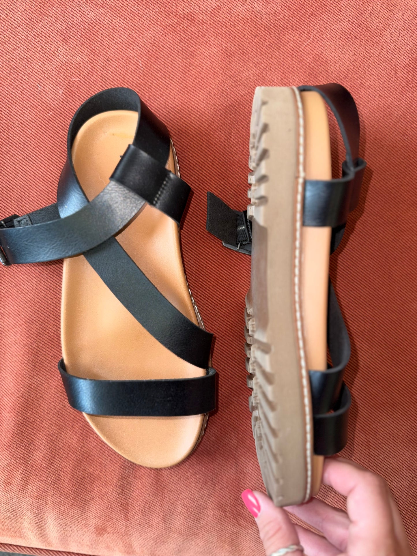 Torrid (8W) Black/Brown Strappy Sandals