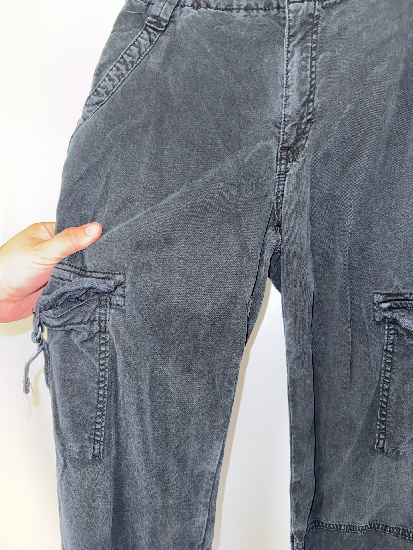 American Eagle (00) Dark Grey Super High Rise Baggy Cargo Pants with Stretch