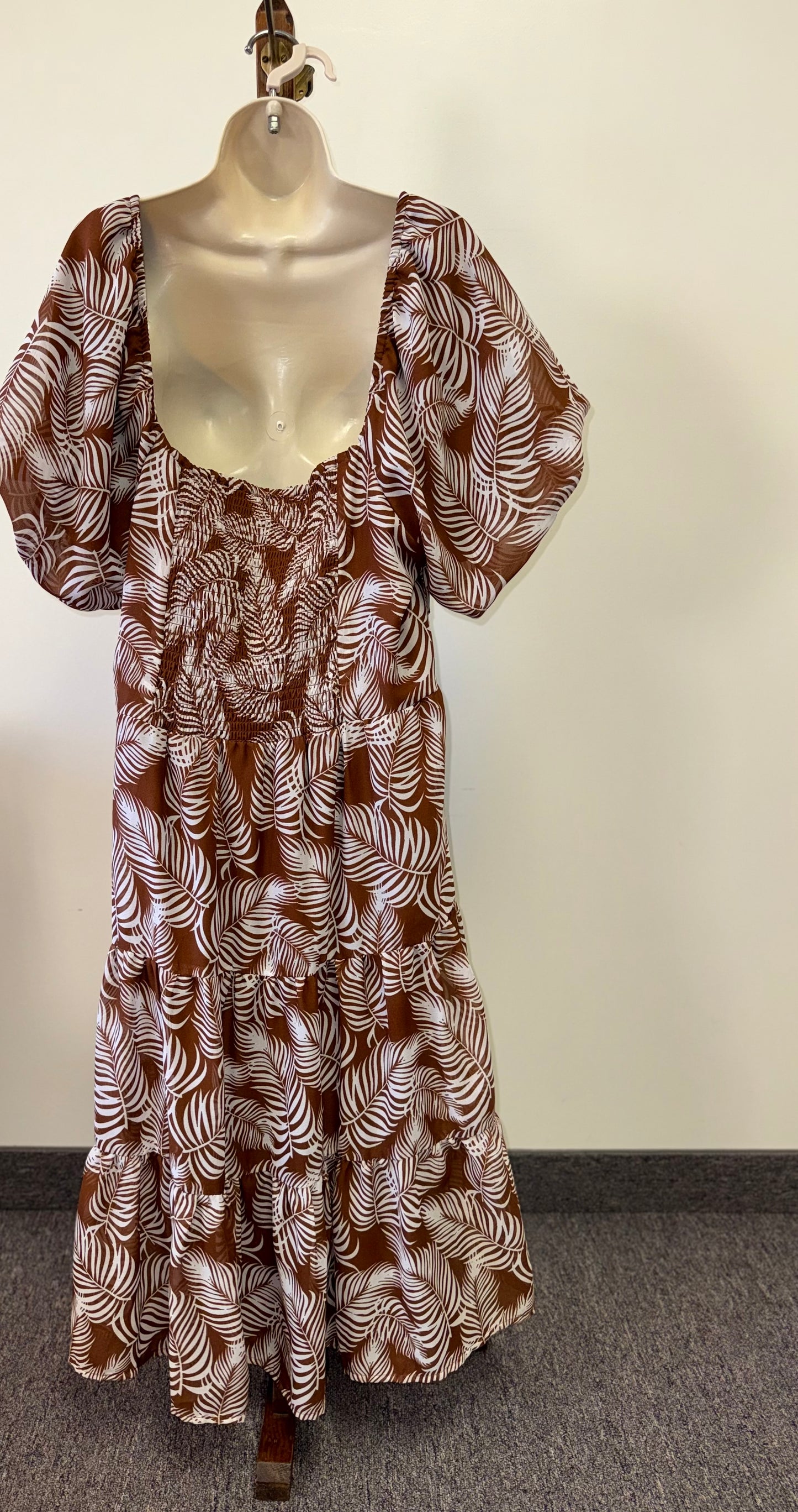 HER Destiny (1X) Brown & White Leaf Pattern Maxi Dress