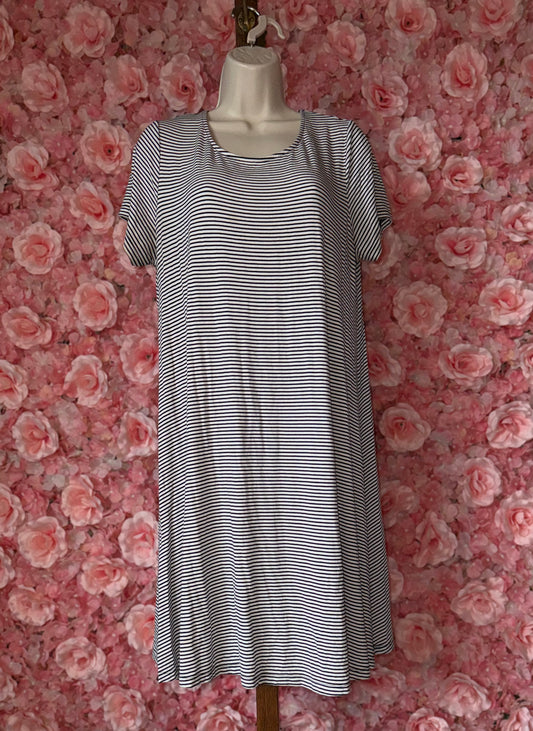 Old Navy (Large) Black and White Striped Short Sleeve Dress