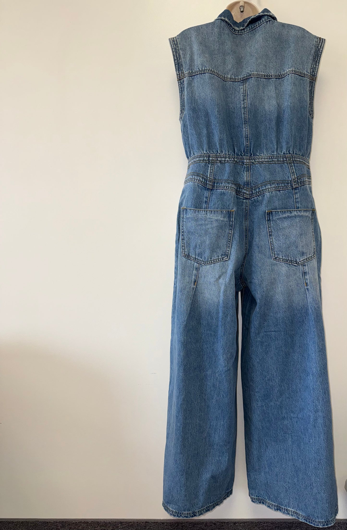 Bluivy (Large) Blue Jean Sleeveless Buttoned Wide Leg Denim Jumpsuit