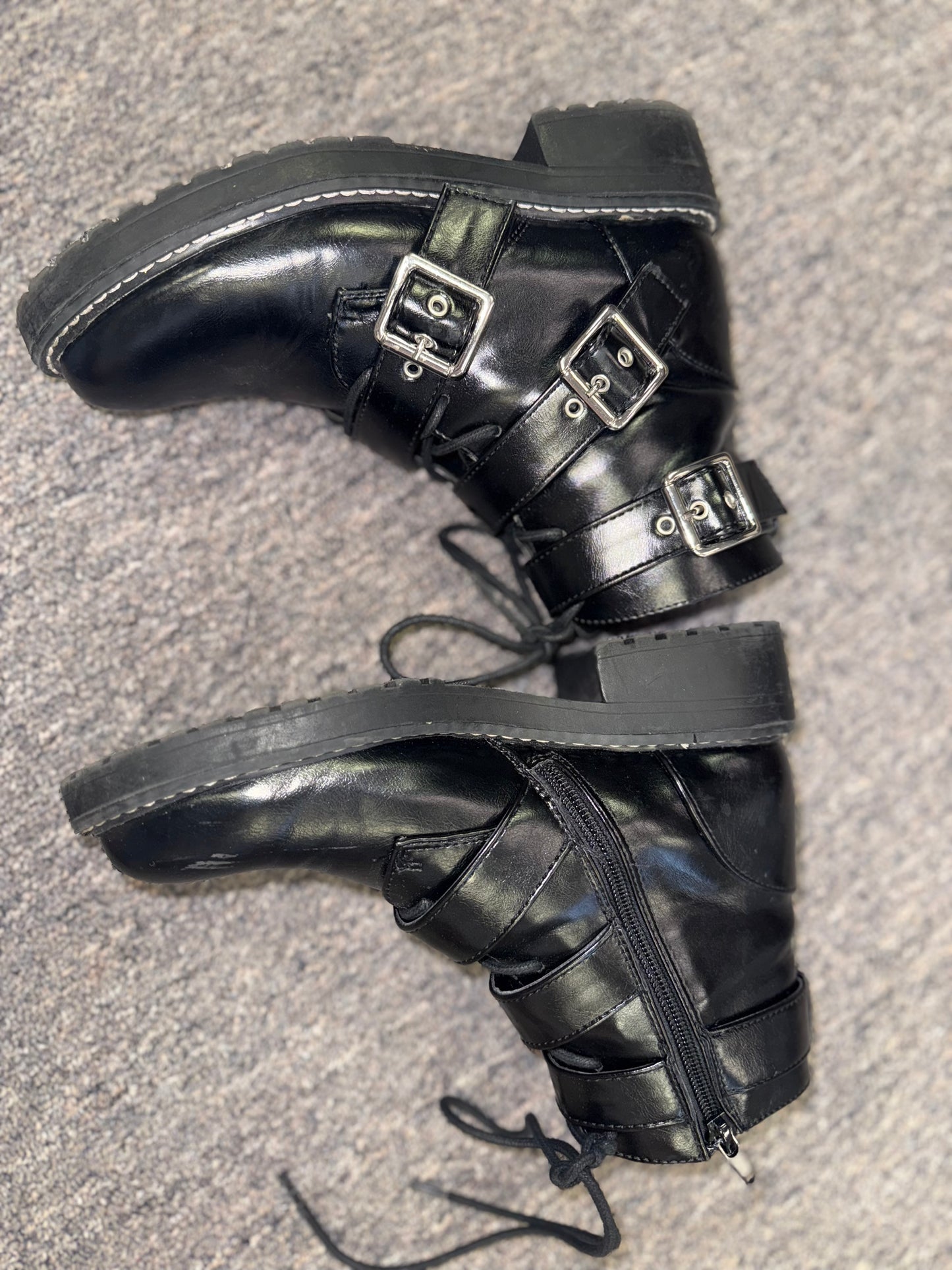 Forever 21 (7) Black//Silver Combat Boots