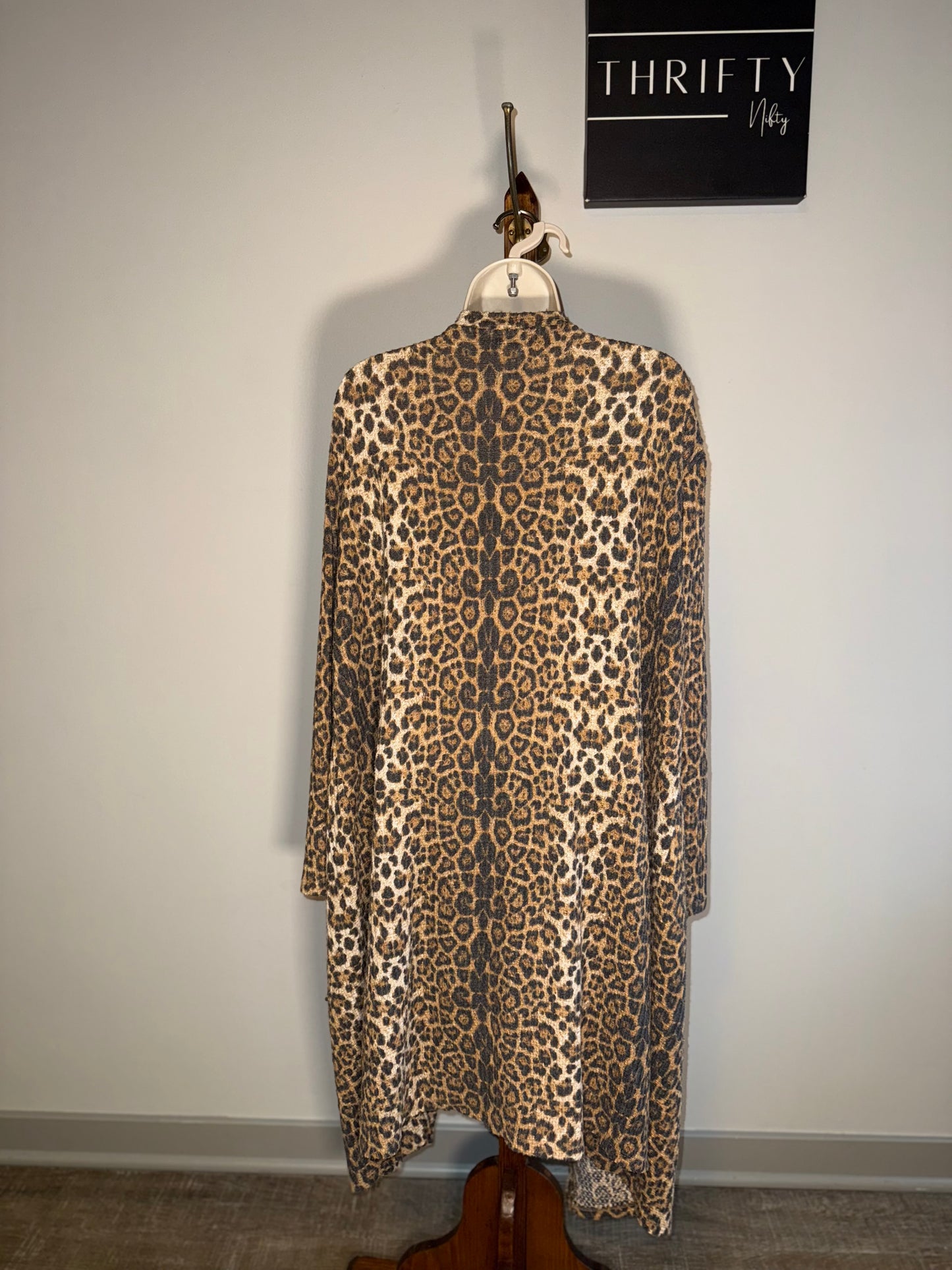 Socialite Curve (2X) Neutral Cheetah Print Waffle Knit Long Cardigan w Pockets
