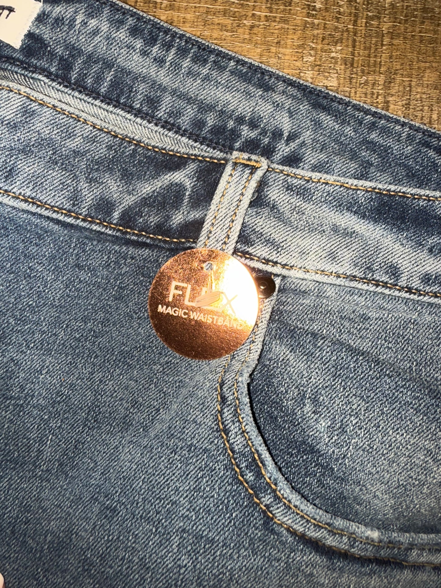 NWT Lane Bryant (22) Denim Flex Magic Waistband Mid Rise Boyfriend Bermuda Short