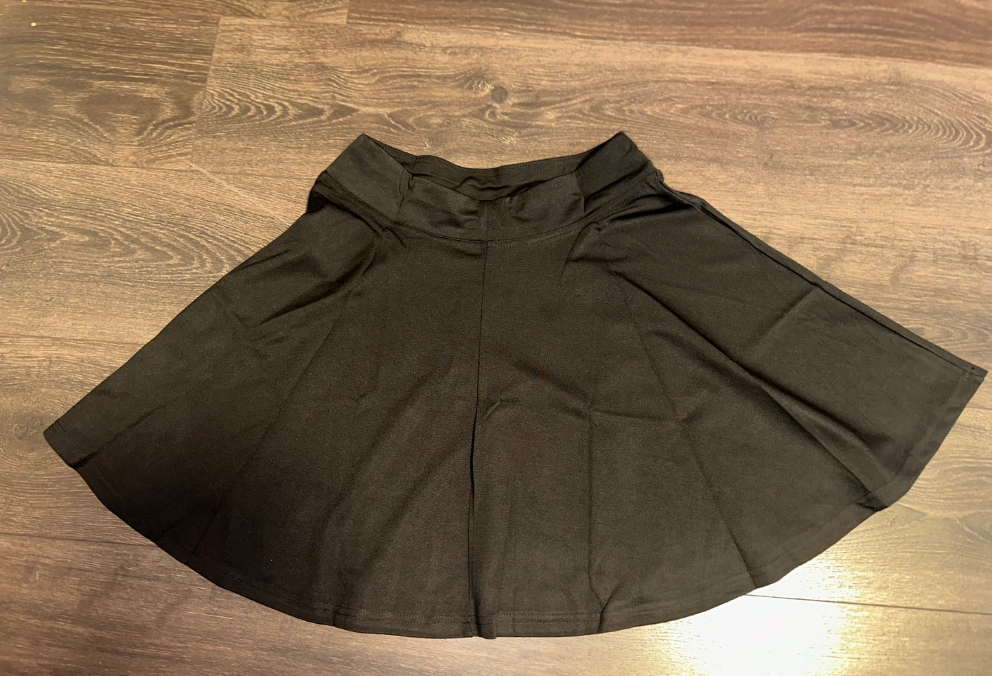 Slowcolin (M) Brand New Black Flowy Midi Skirt