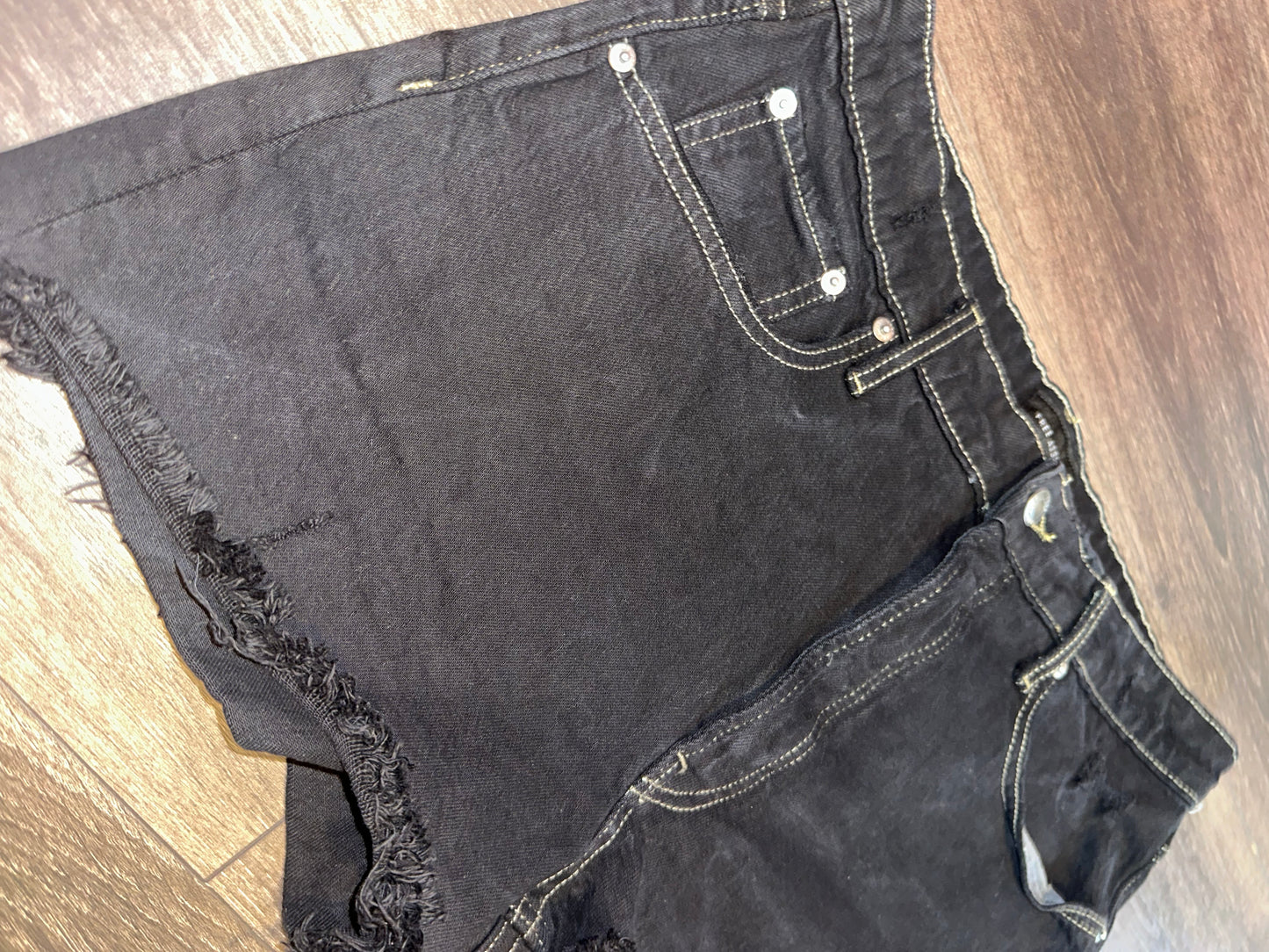 Free Assembly (12) Black Denim Frayed Jean Shorts