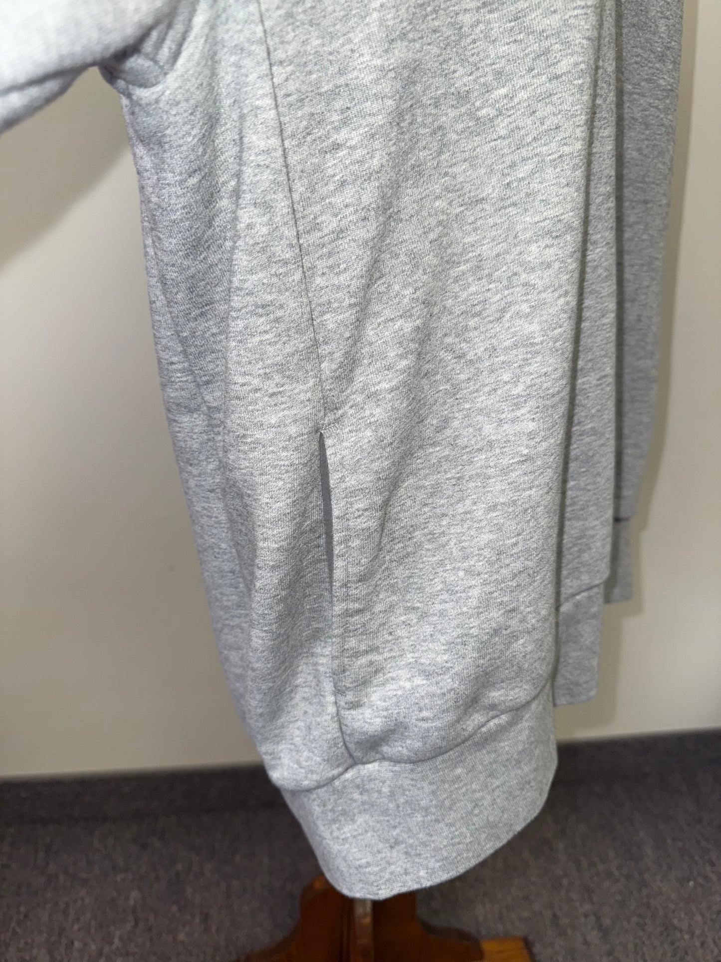 Nike (Medium) Grey Dri-Fit Crewneck Sweatshirt with Pockets