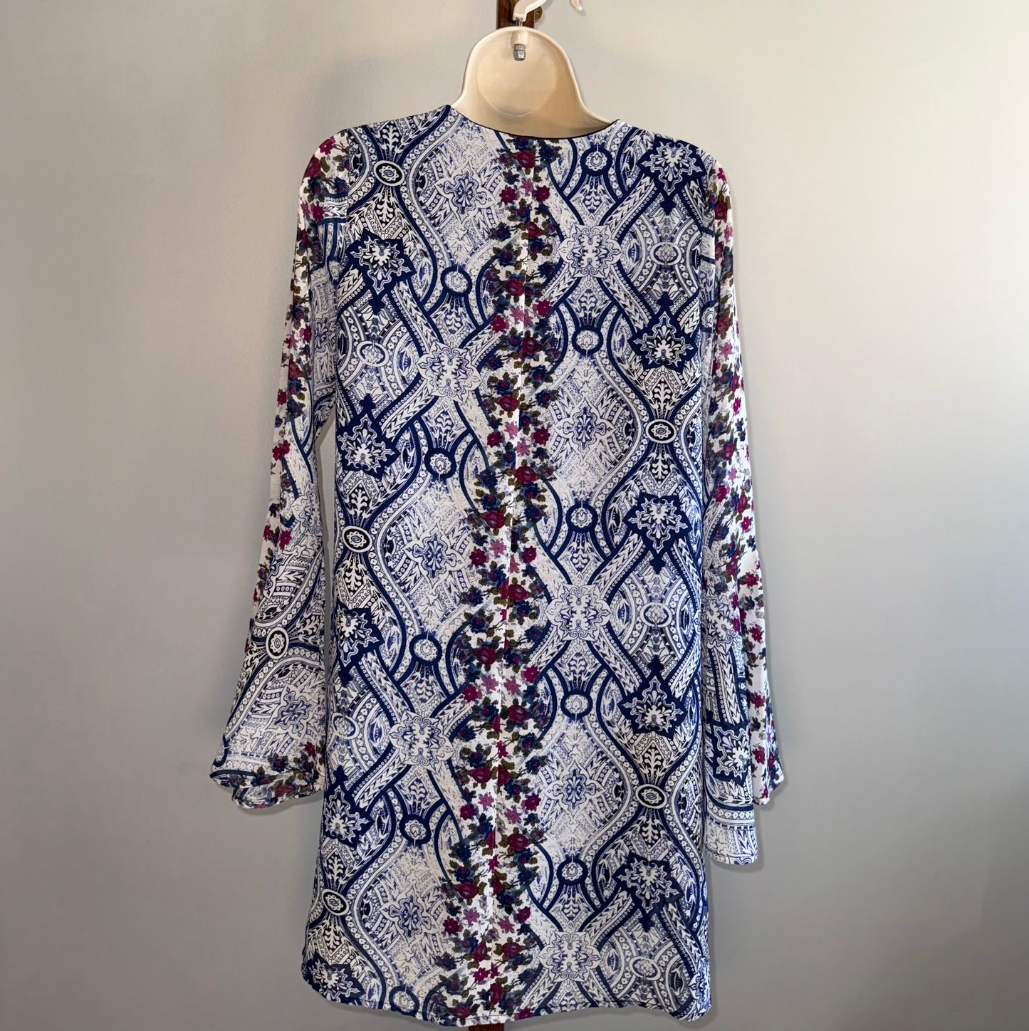 Speechless (Small) Blue Pattern Flowy Long Sleeve Midi Dress