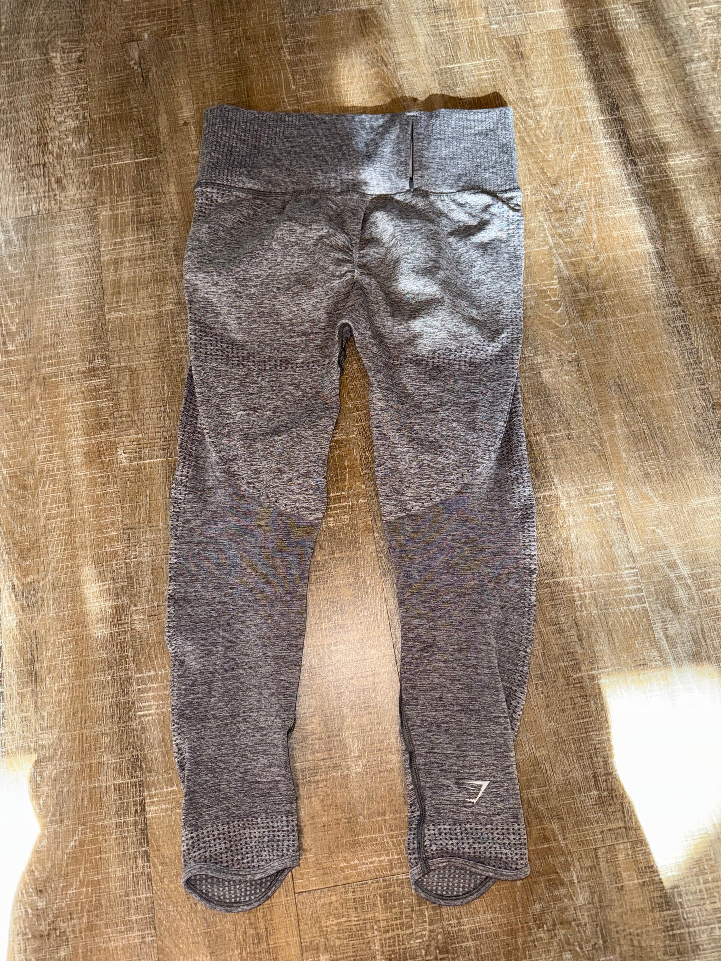 Gymshark (Large) Grey Cropped Leggings with Back Zipped Pocket