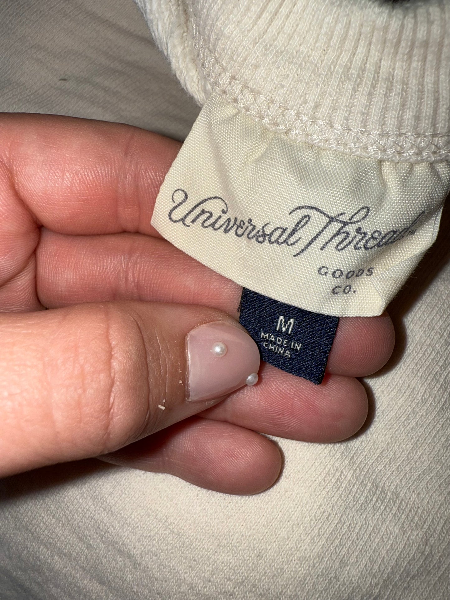*FREE WITH PURCHASE* Universal Thread (Medium) Cream Crewneck