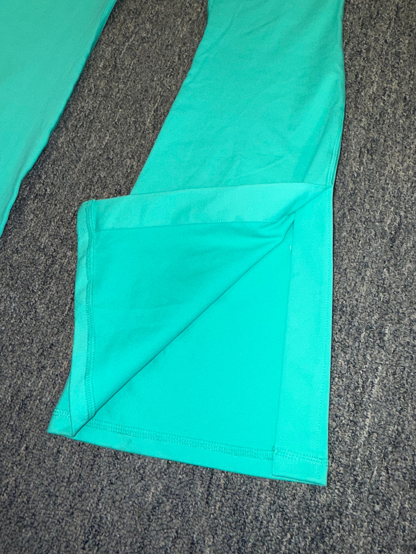 NWT aerie (Medium) Brand New Hugger High Rise Turquoise BootCut Leggings