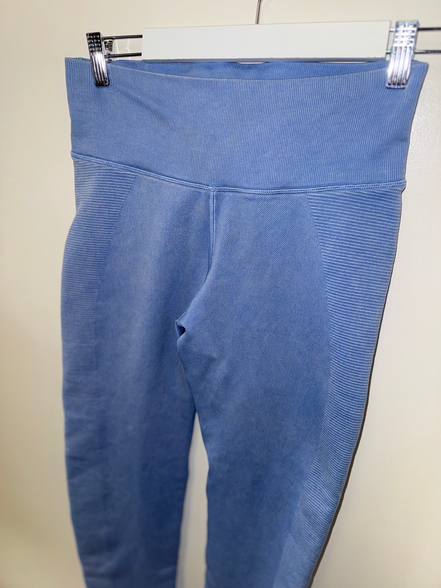 Offline by Aerie (Medium) Blue Ribbed Leggings