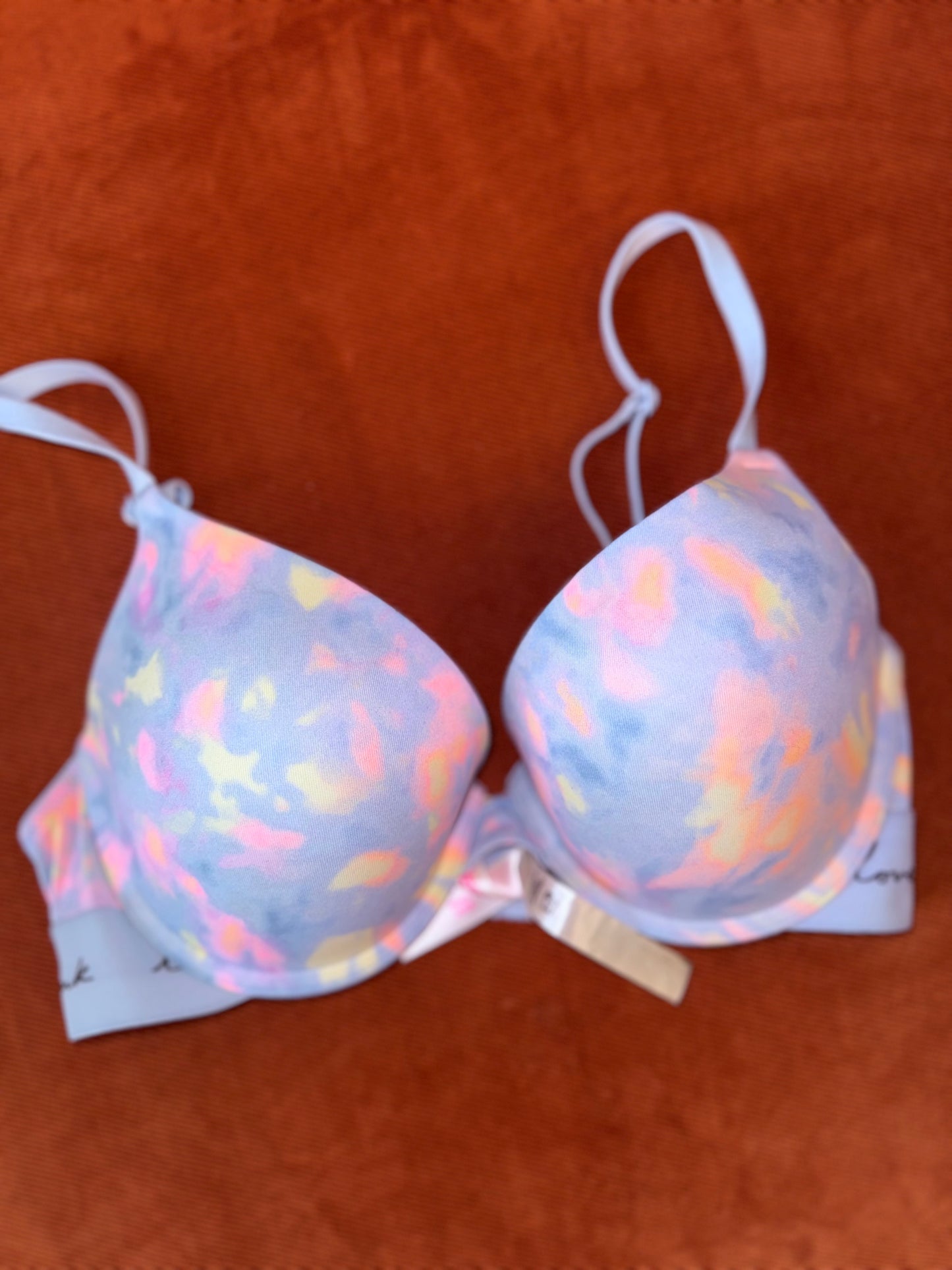 Pink vs bra