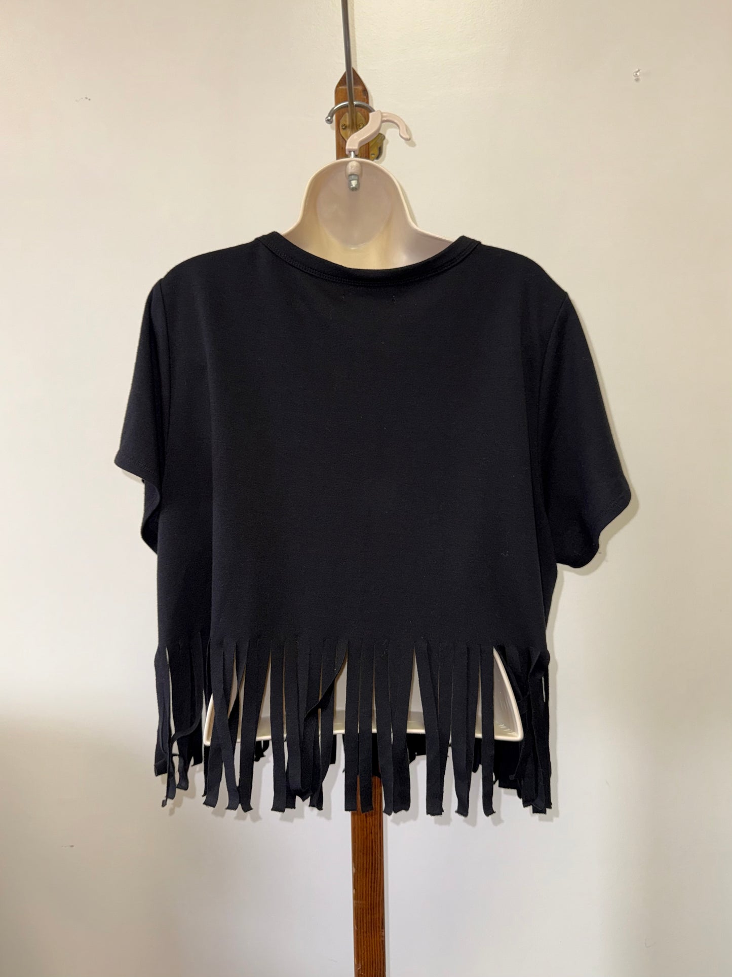 Versona (Large) Black Crop Top with Tassel/Frayed Bottom Hem
