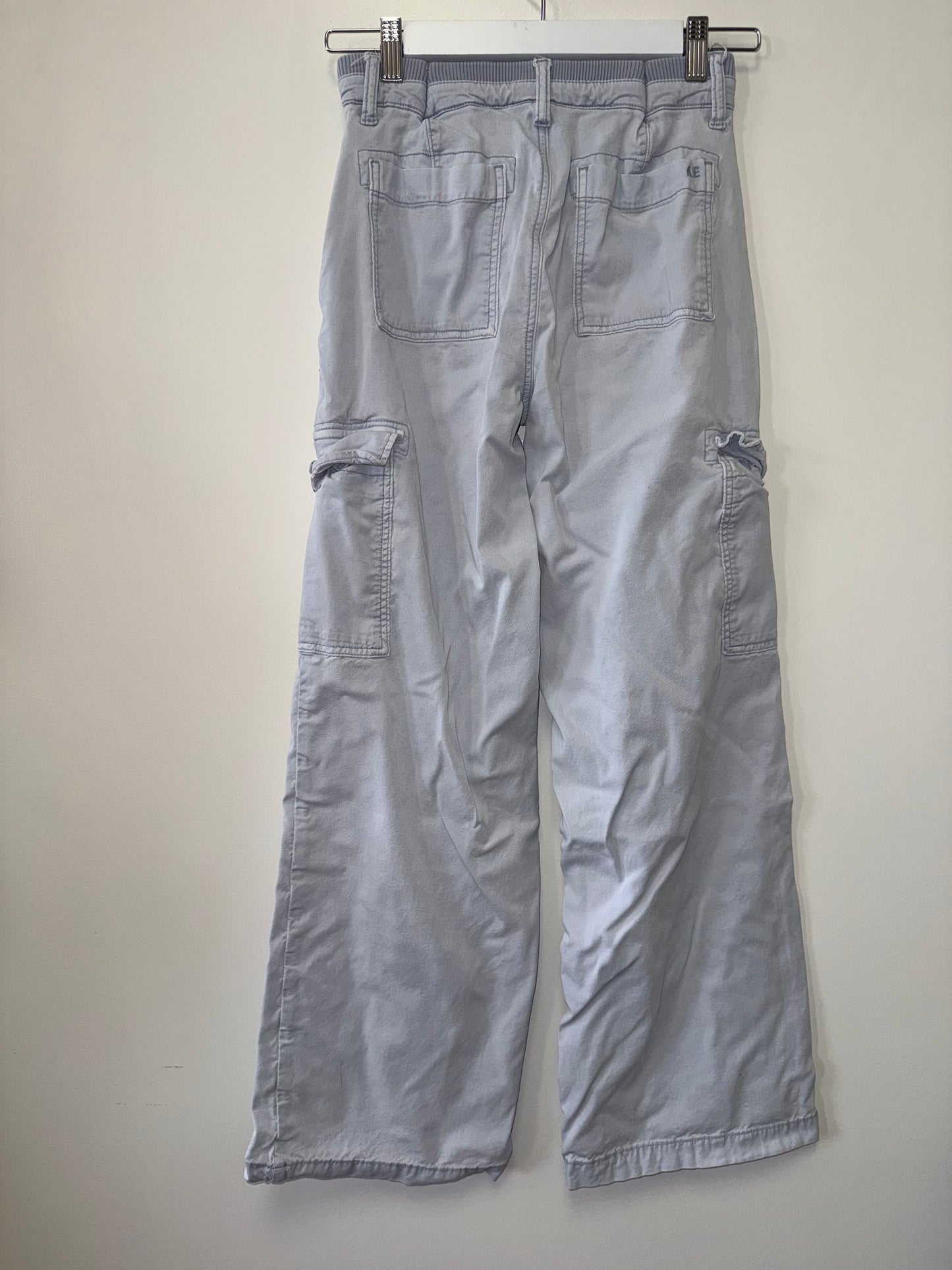American Eagle (00) Light Blue Wide-Leg Cargo Pants with Stretch
