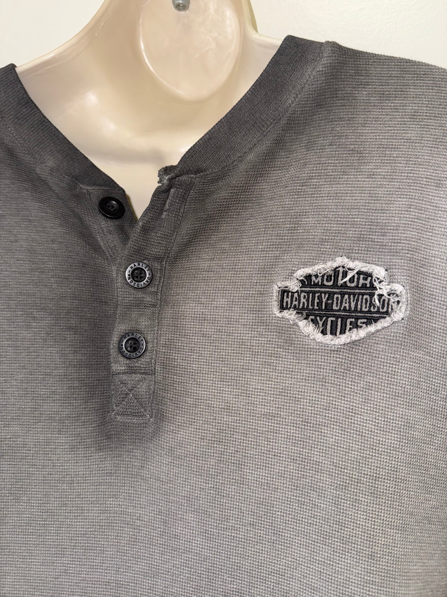 Harley Davidson (Large) Gray Waffle Knit 3/4 Button Up Long Sleeve Top