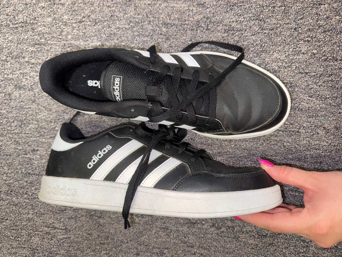 Adidas (11) Black and White Breaknet Casual Sneakers