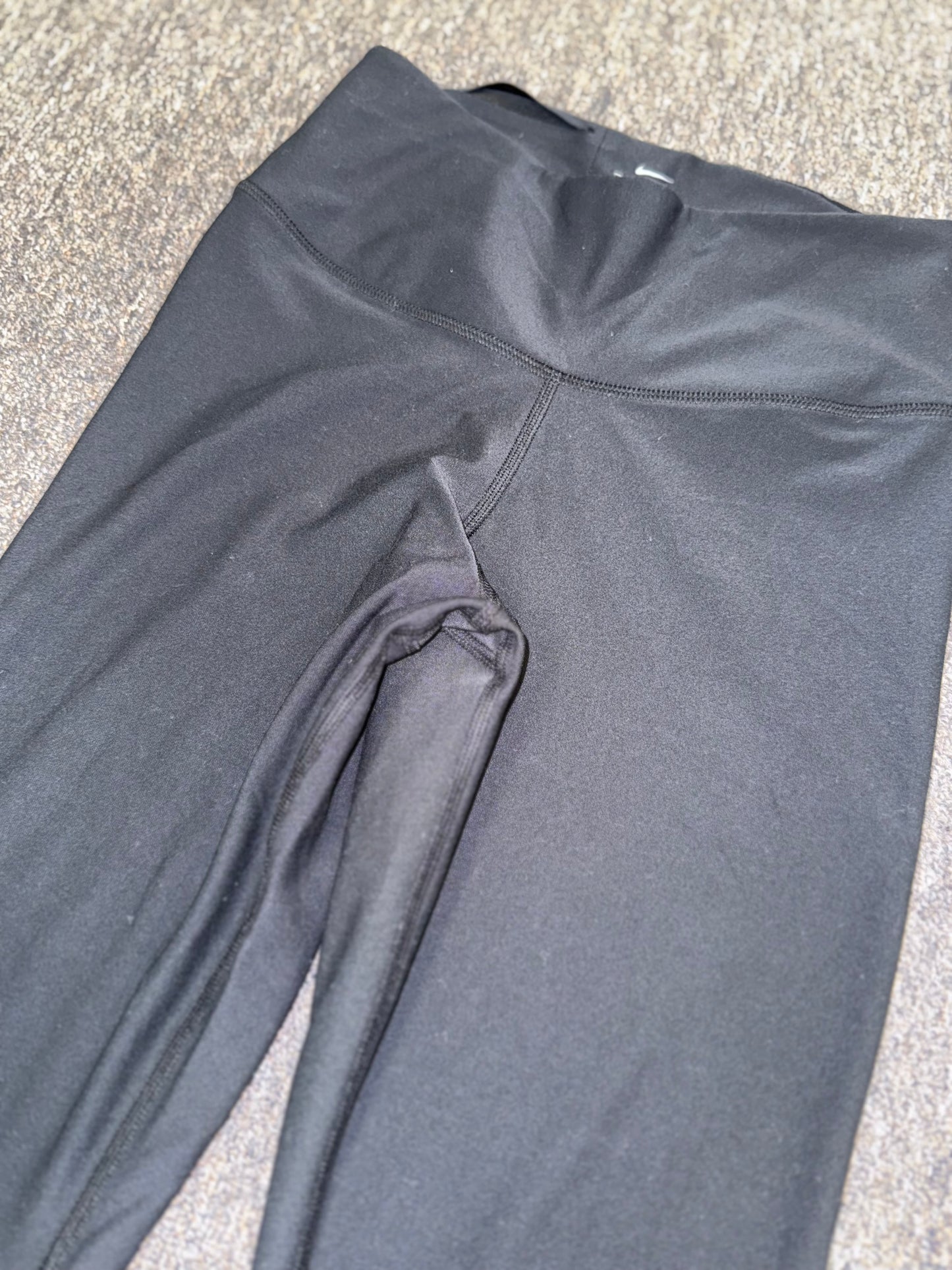 Nike (Medium) Black Capris Dri-Fit Leggings