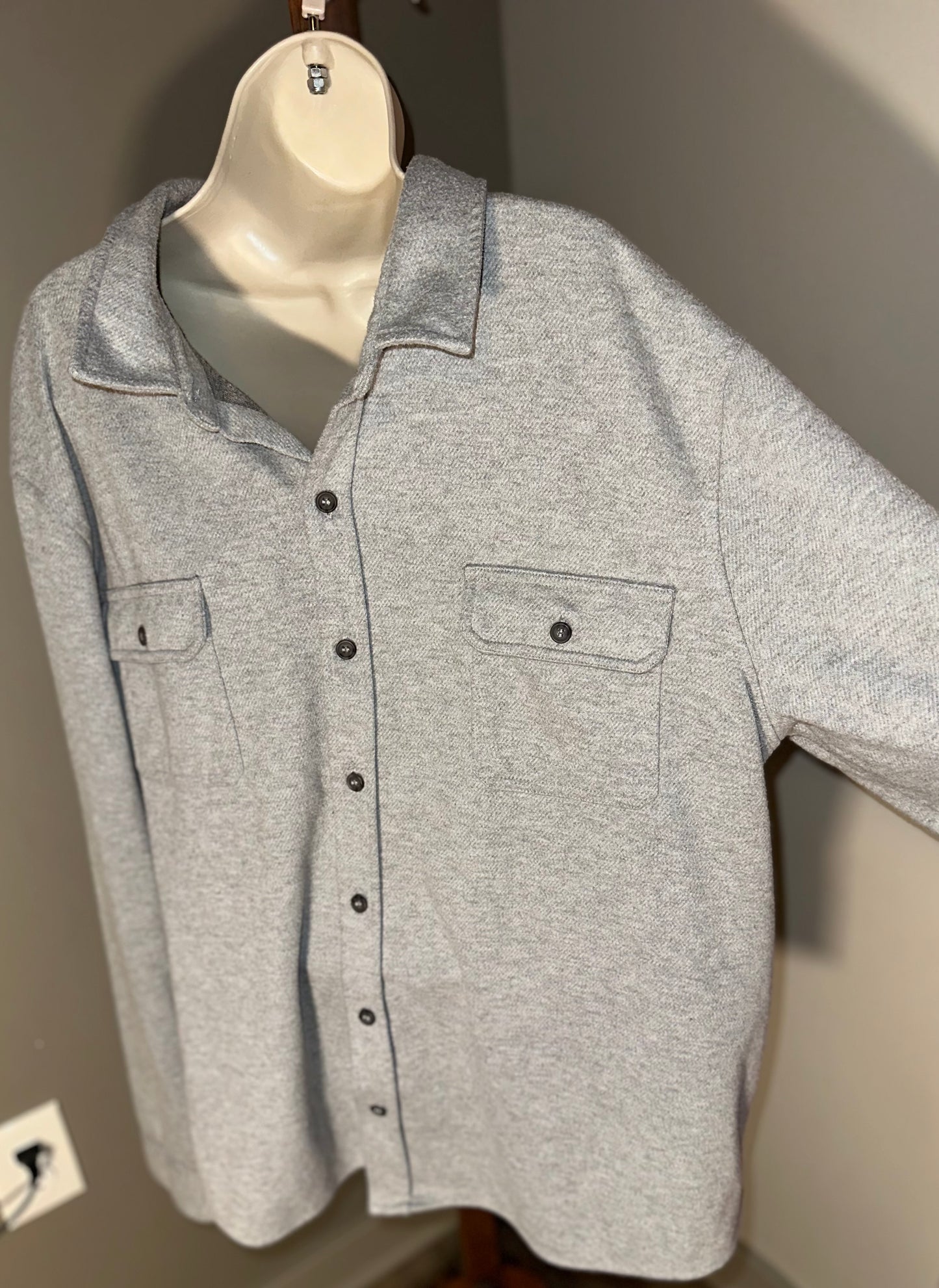 True Classic (2XL) MENS Grey Button Up Shacket