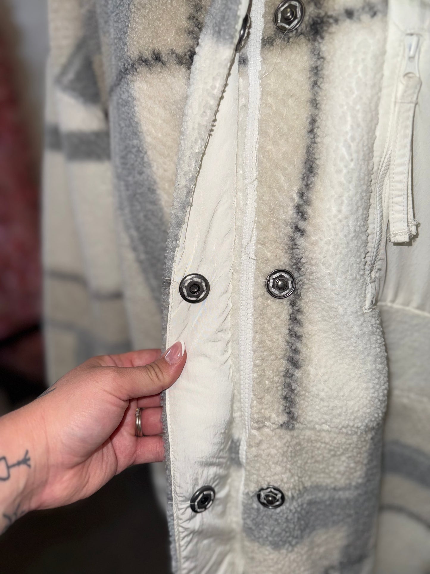 Columbia (XXL) White & Gray Panorama Plaid Sherpa Full Length Trench Coat