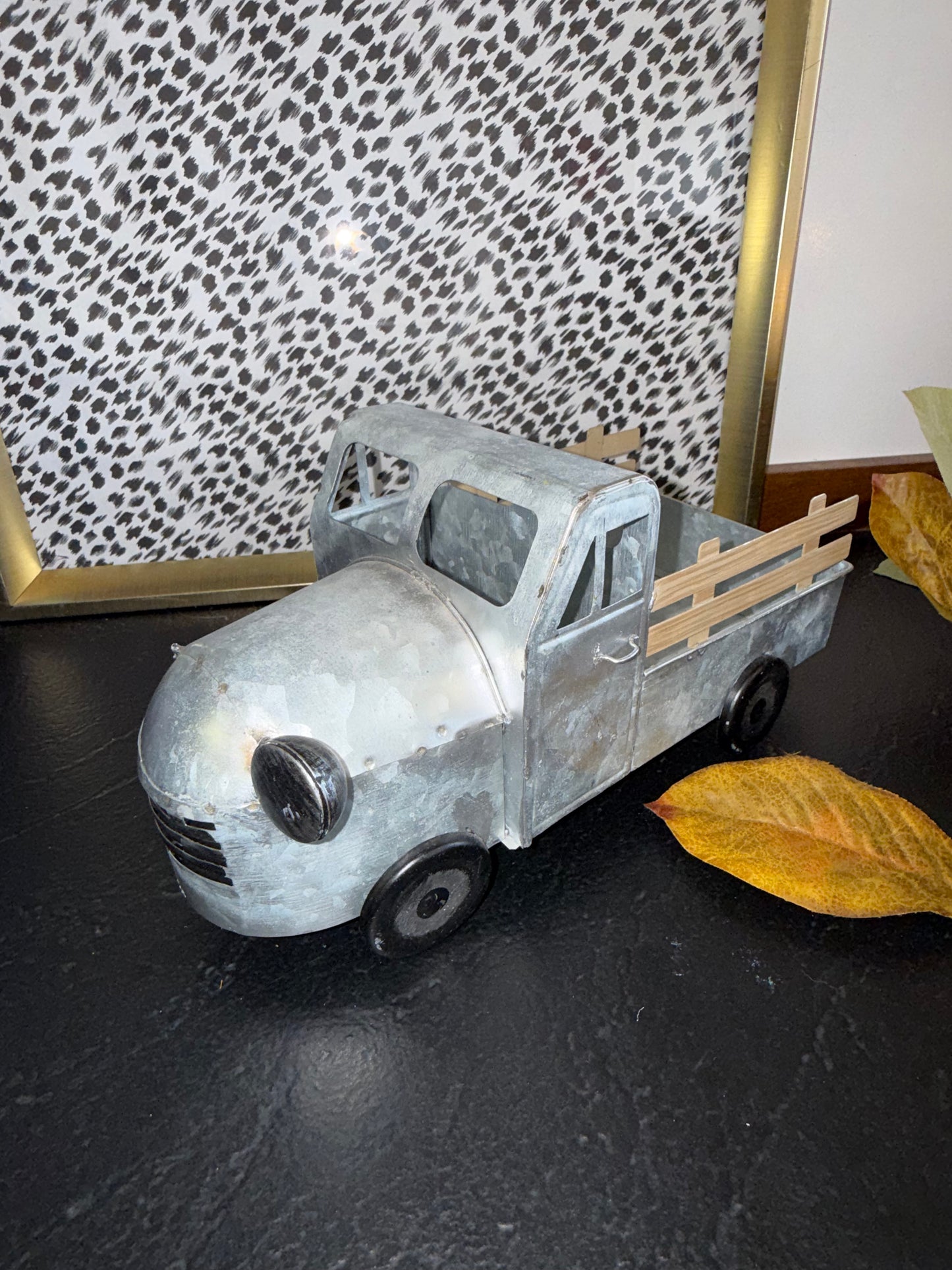 Metal Farm Truck Decor
