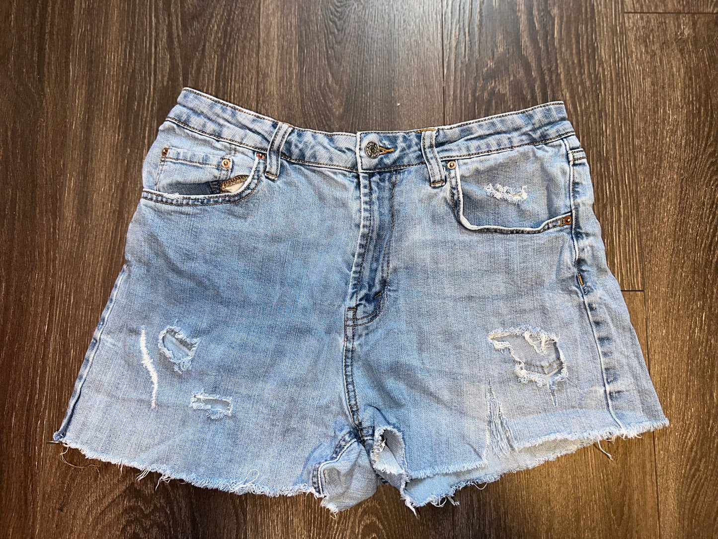 Wild Fable (10) High Rise Mom Jean Distressed Light Wash Denim Shorts