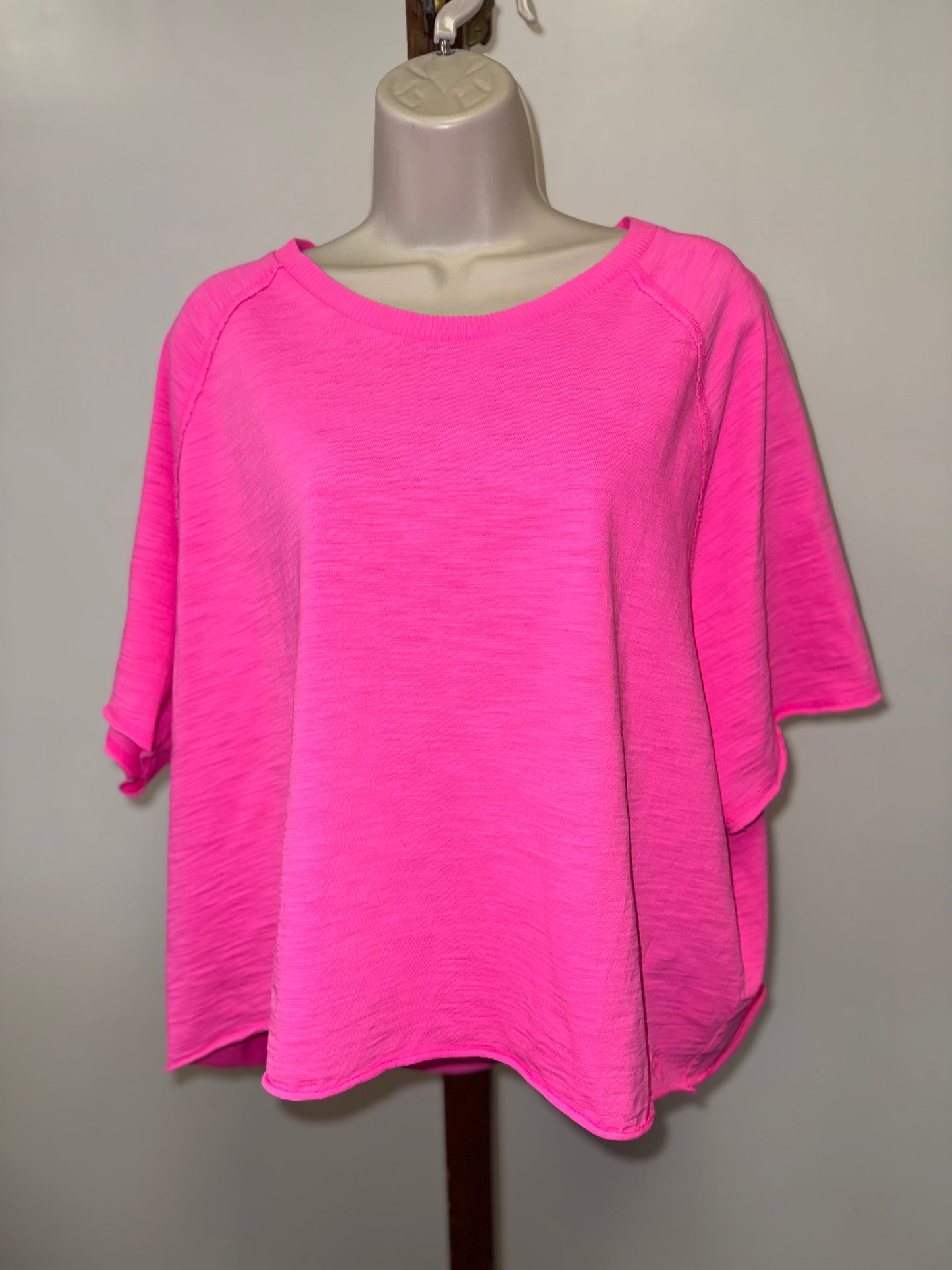 NWT PINK Victoria's Secret (XXL) Brand New Hot Pink Cropped T-Shirt