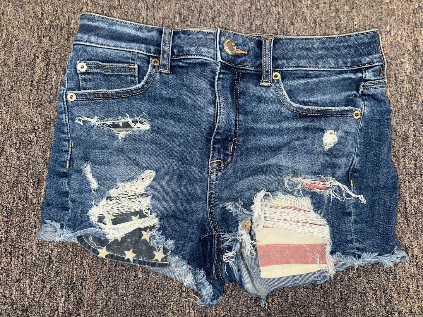 American Eagle (6) Distressed Denim USA Pattern Pockets Hi-Rise Shortie Shorts