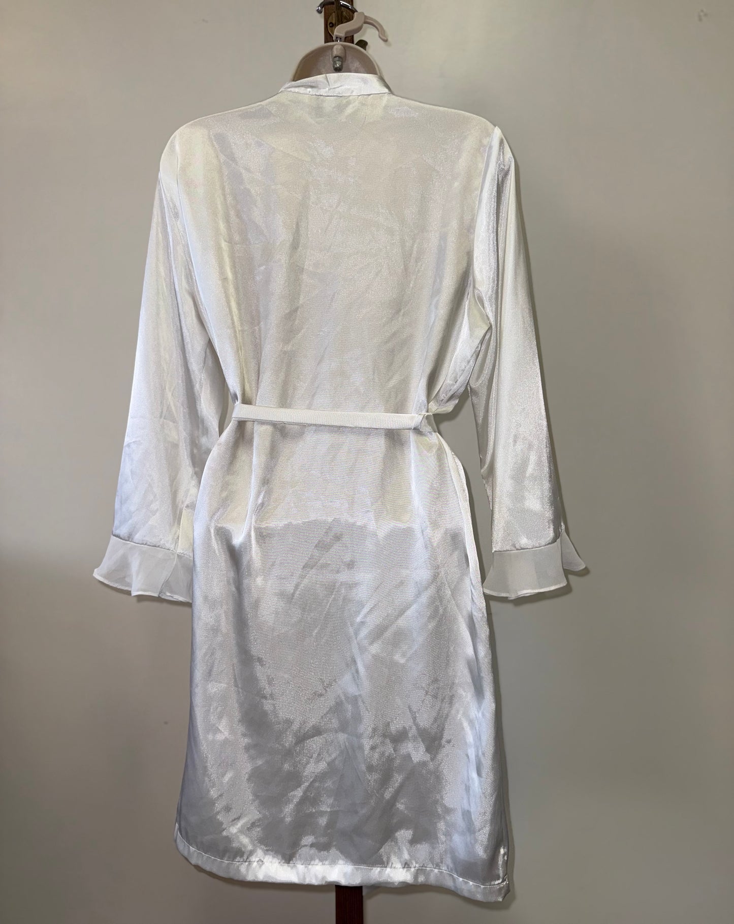 Apt. 9 (Small) White Polyester Ruffle//Flowy Robe
