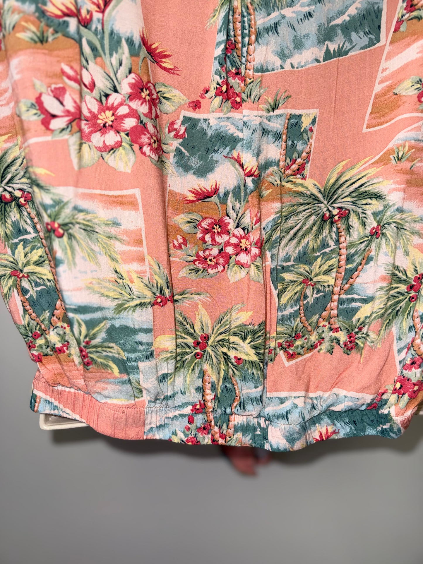 American Eagle (Medium) Pink Beach Floral Pattern Button Up Tied Hem Blouse