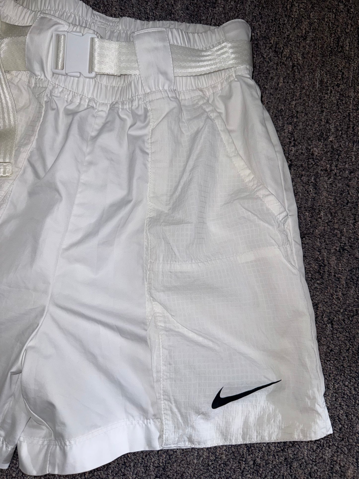Nike (XS) White Woven Belted Loose Fit Shorts