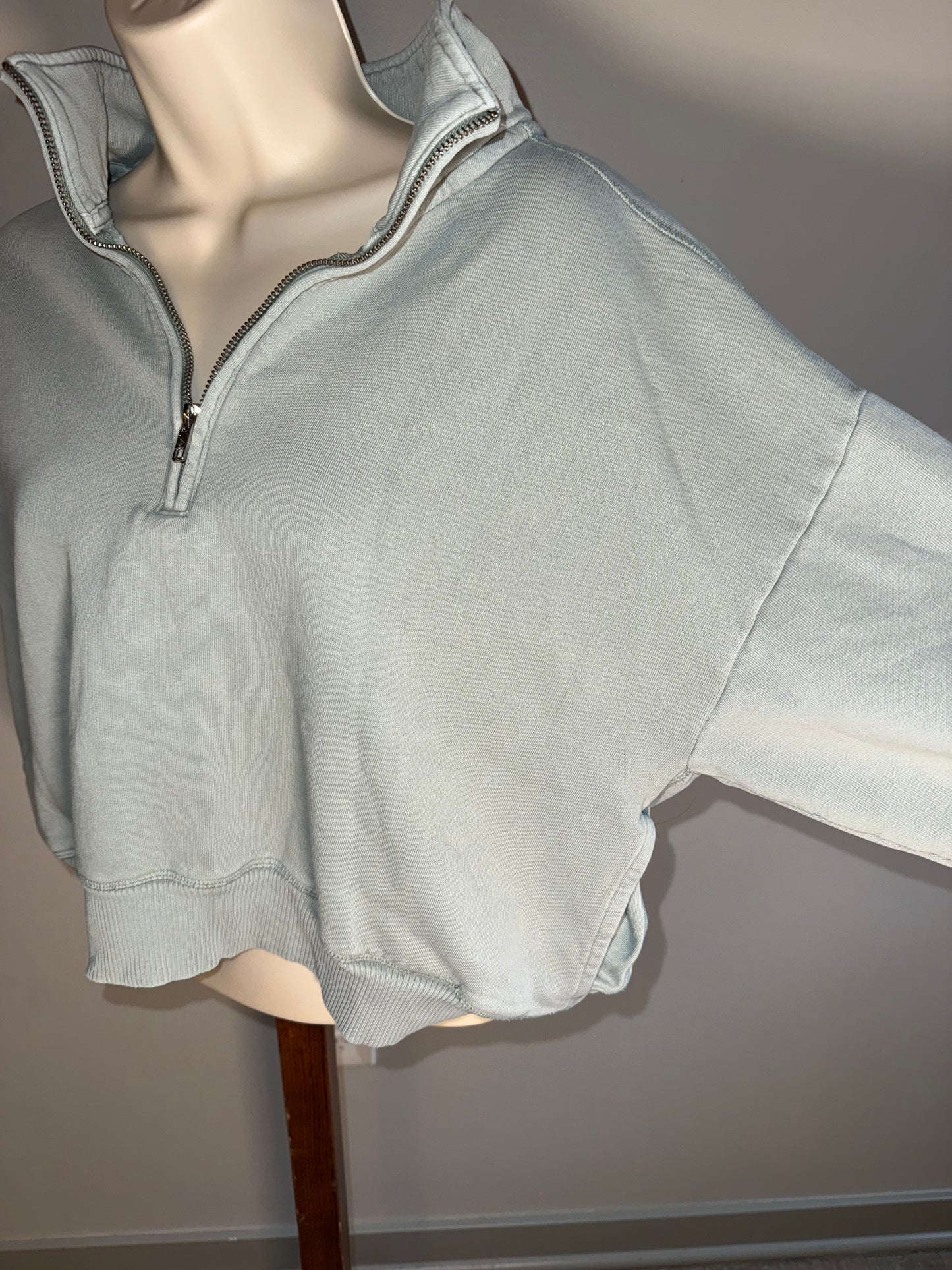 PINK Victoria's Secret (Small) Light Blue 3/4 Zip Up Cropped Sweatshirt
