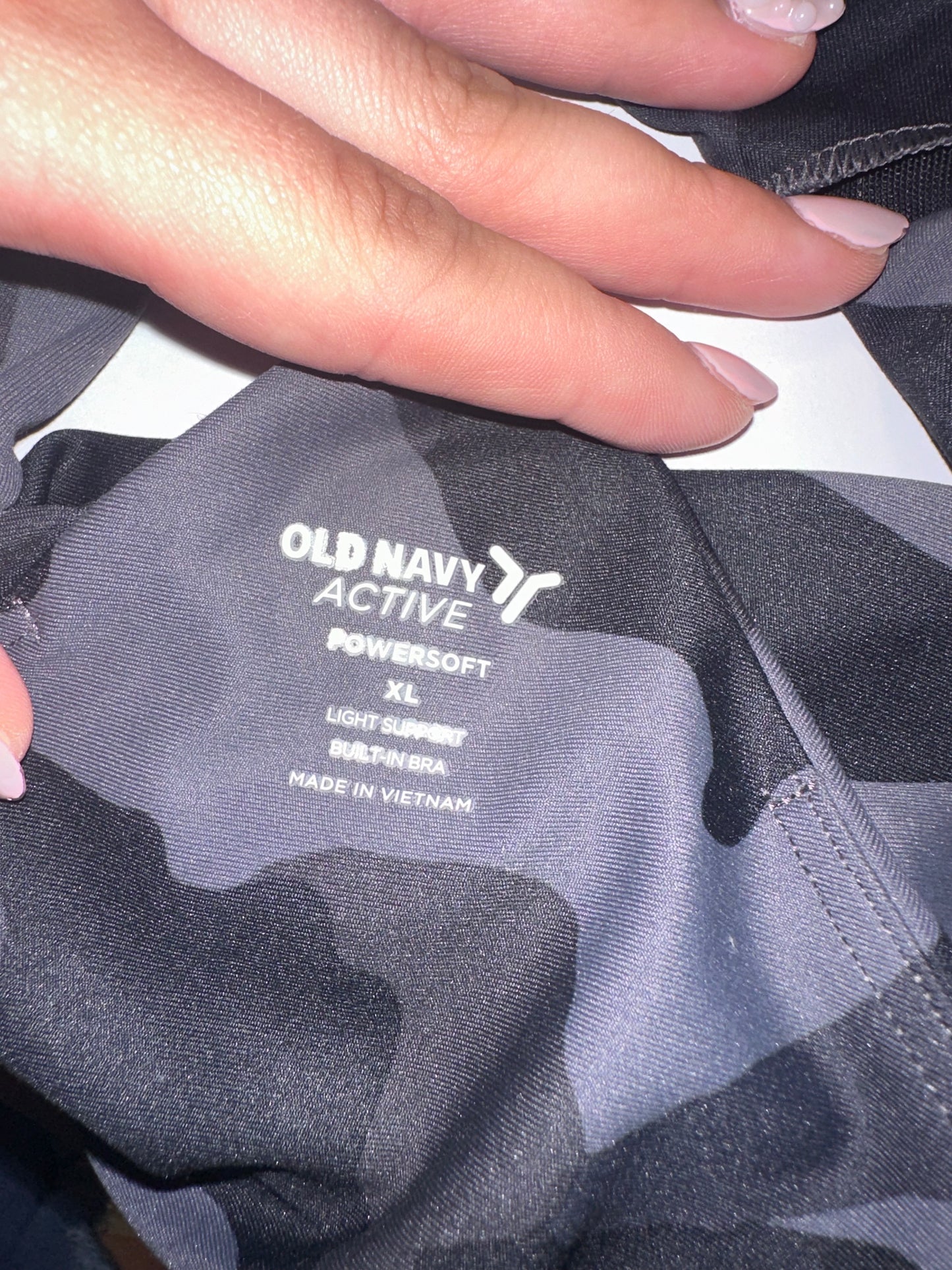 Old Navy Active (XL) Black//Grey Camo Cropped Tank Top with Built in Bra