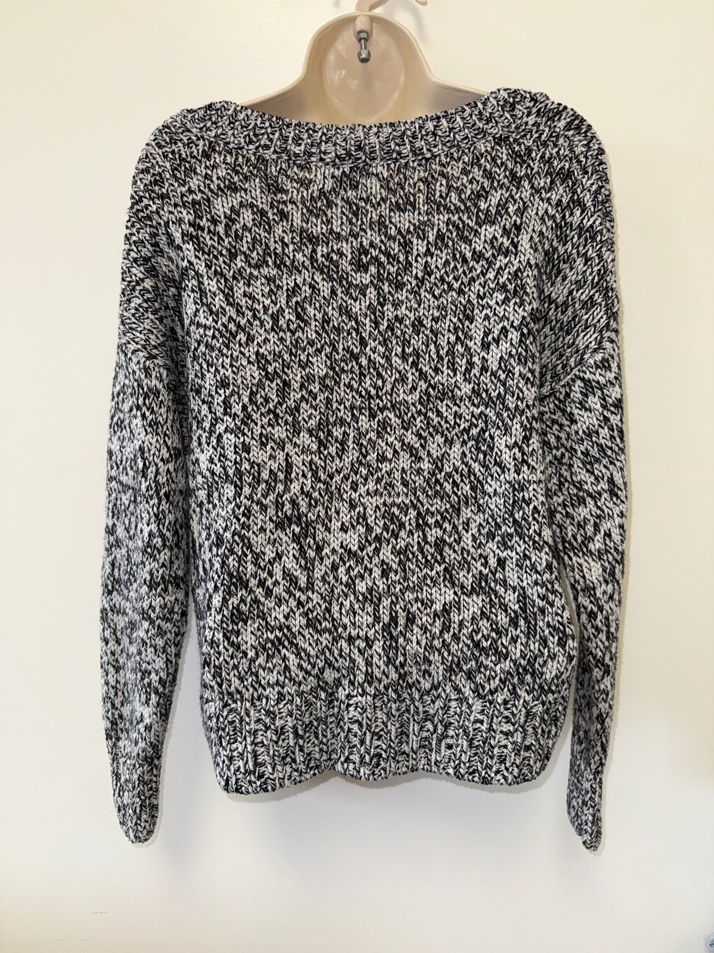 PINK Victoria's Secret (Medium) Black and White Chunky Knit V-Neck Sweater