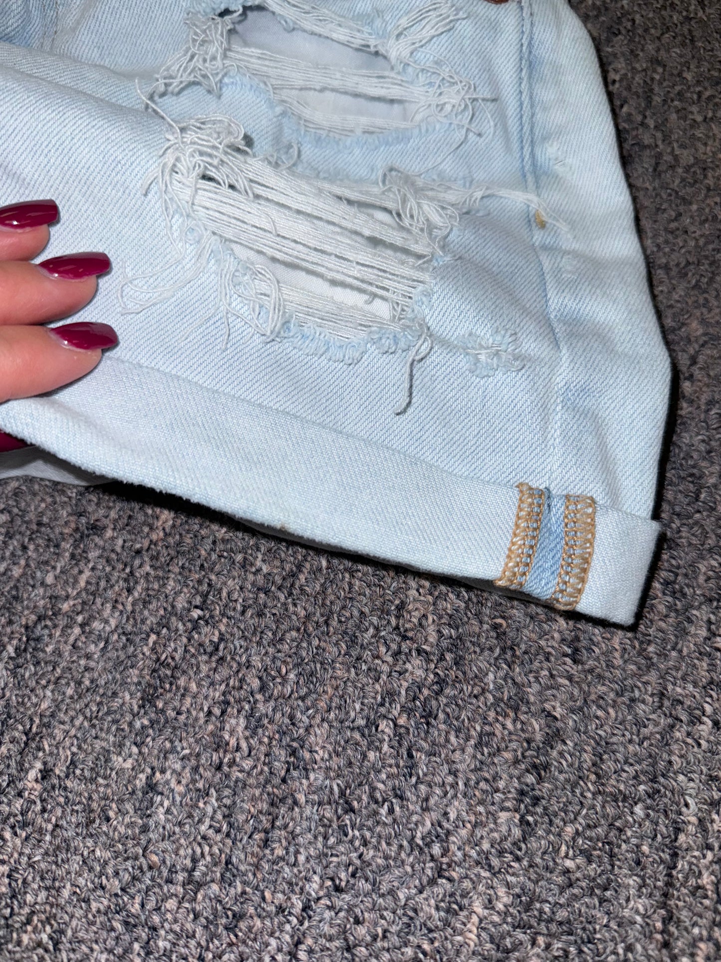 American Eagle (0) Light Wash Distressed Denim Mom Jean Shorts