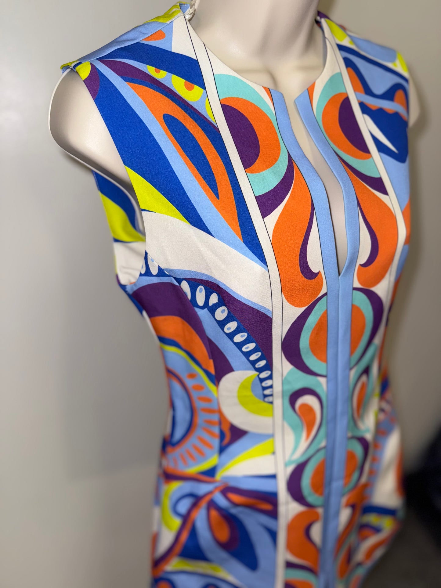 NWT Zara (XS) Brand New Colorful Pattern V-Neck Dress