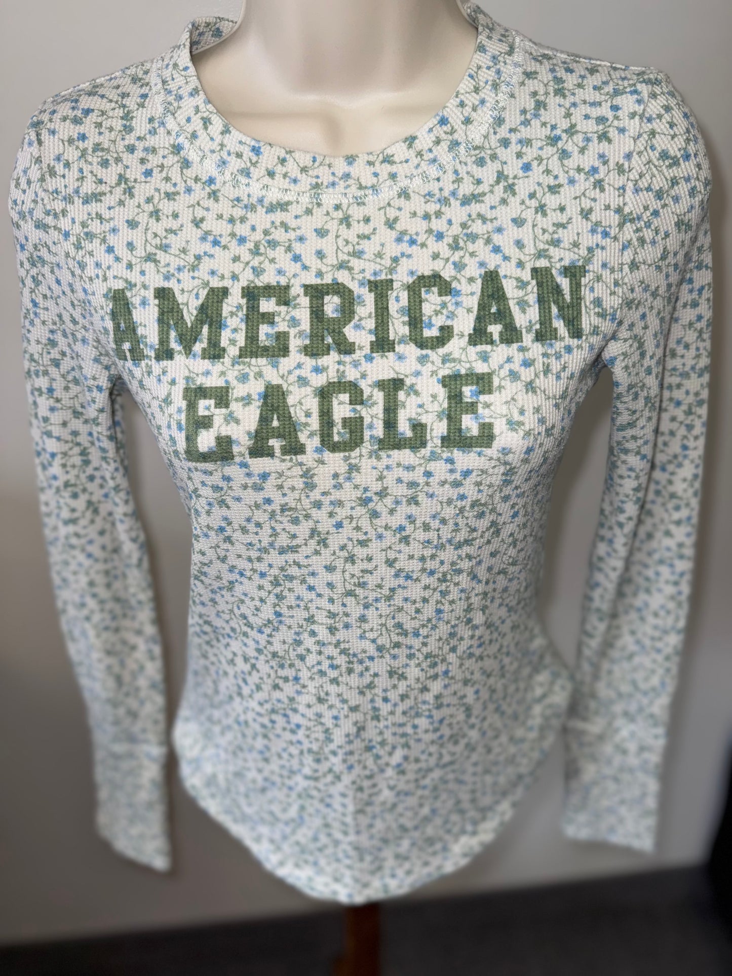 American Eagle (Small) White Ribbed Long Sleeve Tee W Green/Blue Floral Pattern