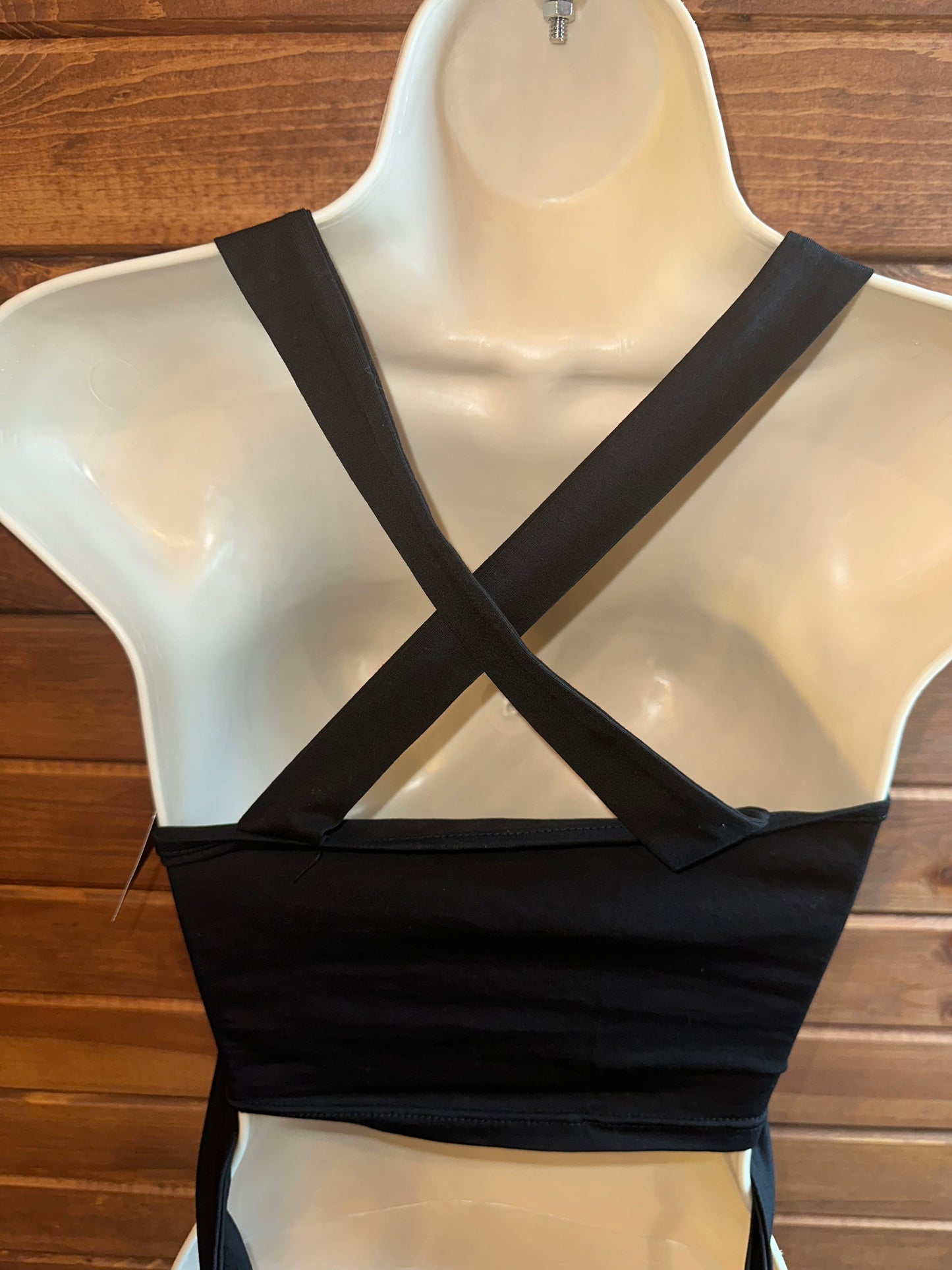 NWT Bei Si Dun (M/L) Brand New Black Criss Cross Back Crop Top with Tied Strap