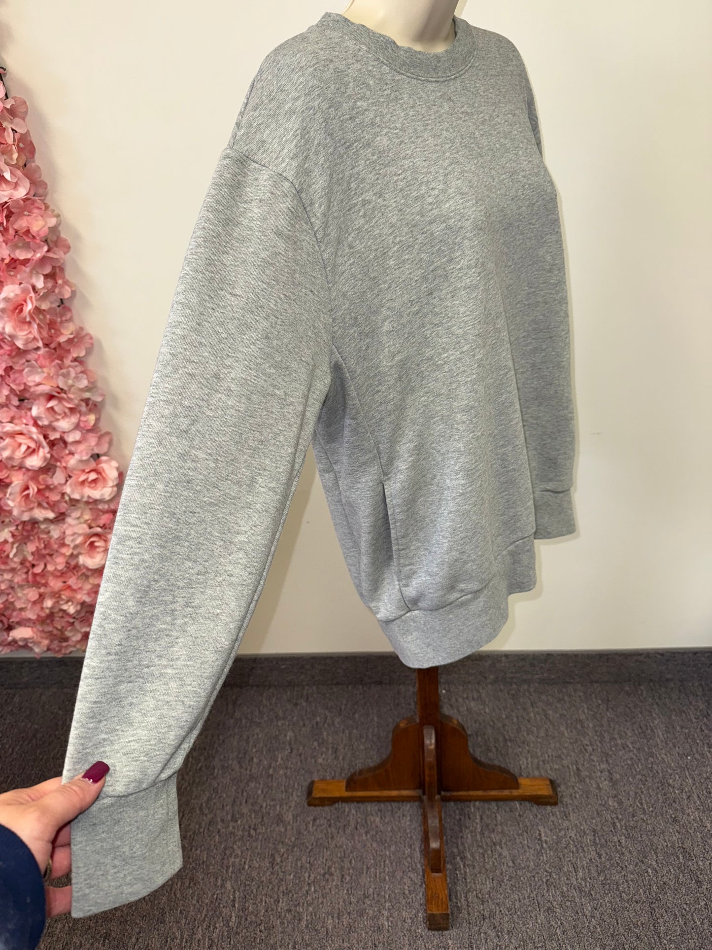 Nike (Medium) Grey Dri-Fit Crewneck Sweatshirt with Pockets