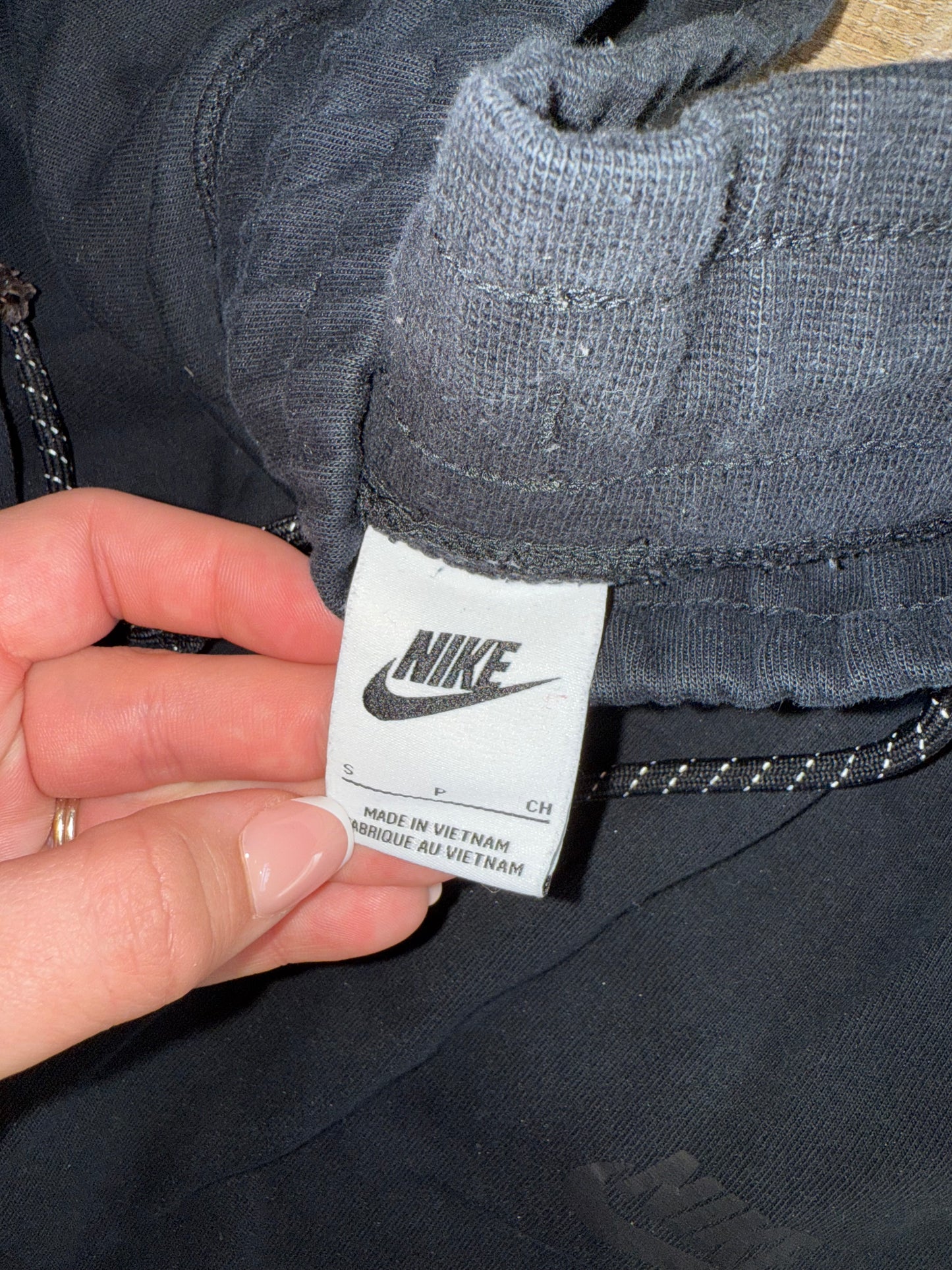 Nike (Large) Black Jogger Sweatpants with Zipped Pocket on Leg