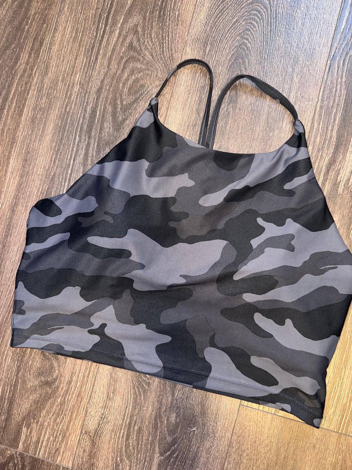 Old Navy Active (XL) Black//Grey Camo Cropped Tank Top with Built in Bra