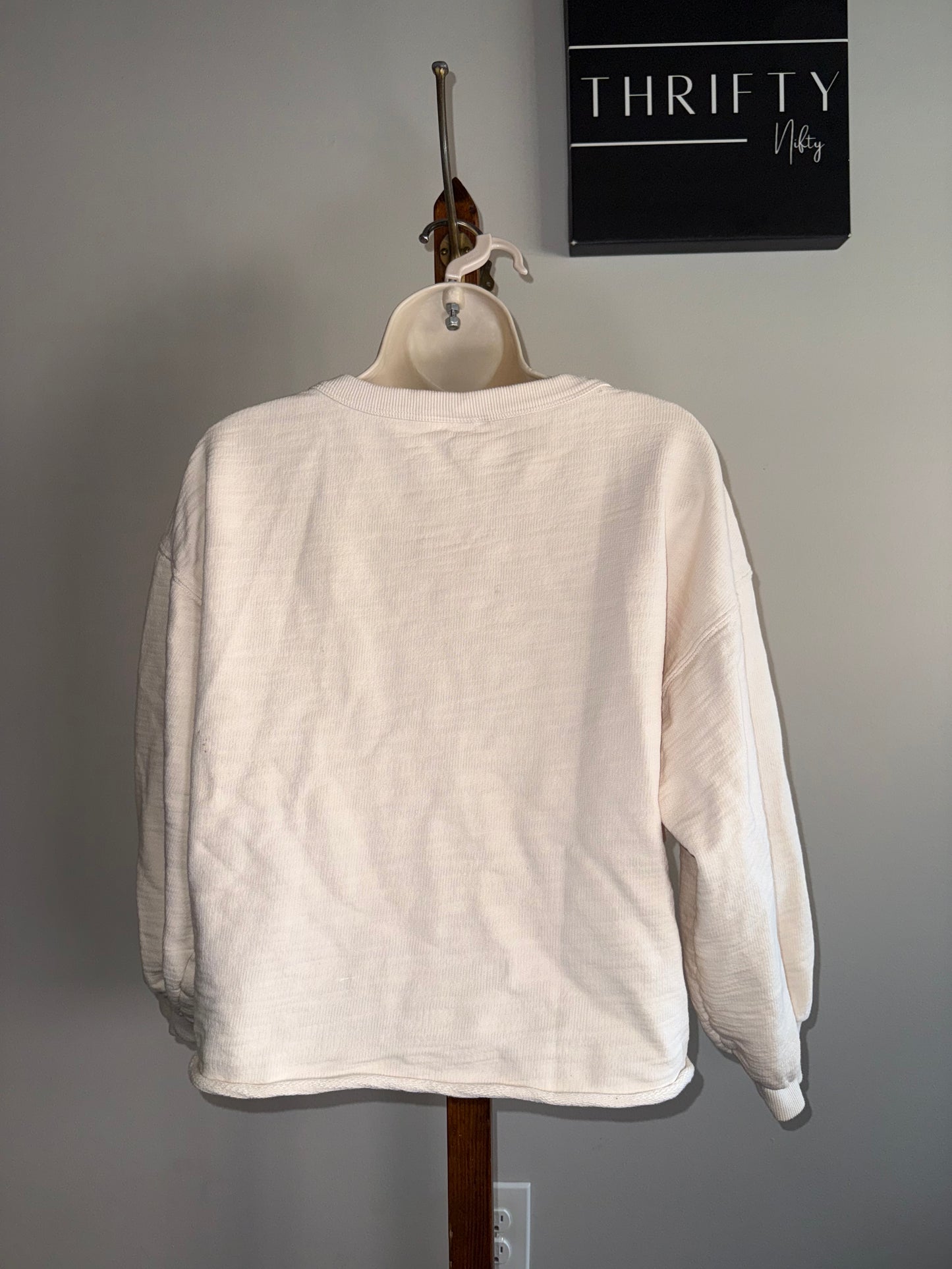 *FREE WITH PURCHASE* Universal Thread (Medium) Cream Crewneck